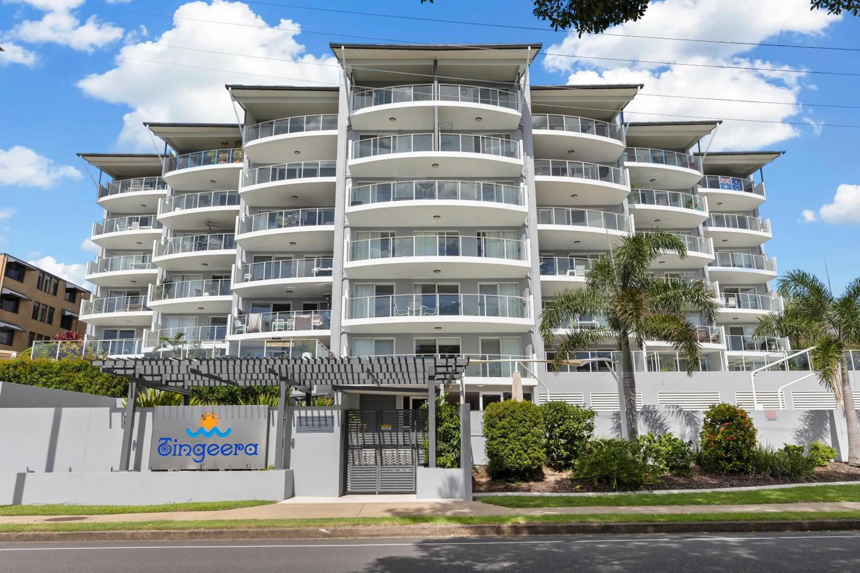 Tingeera Beachfront Apartments