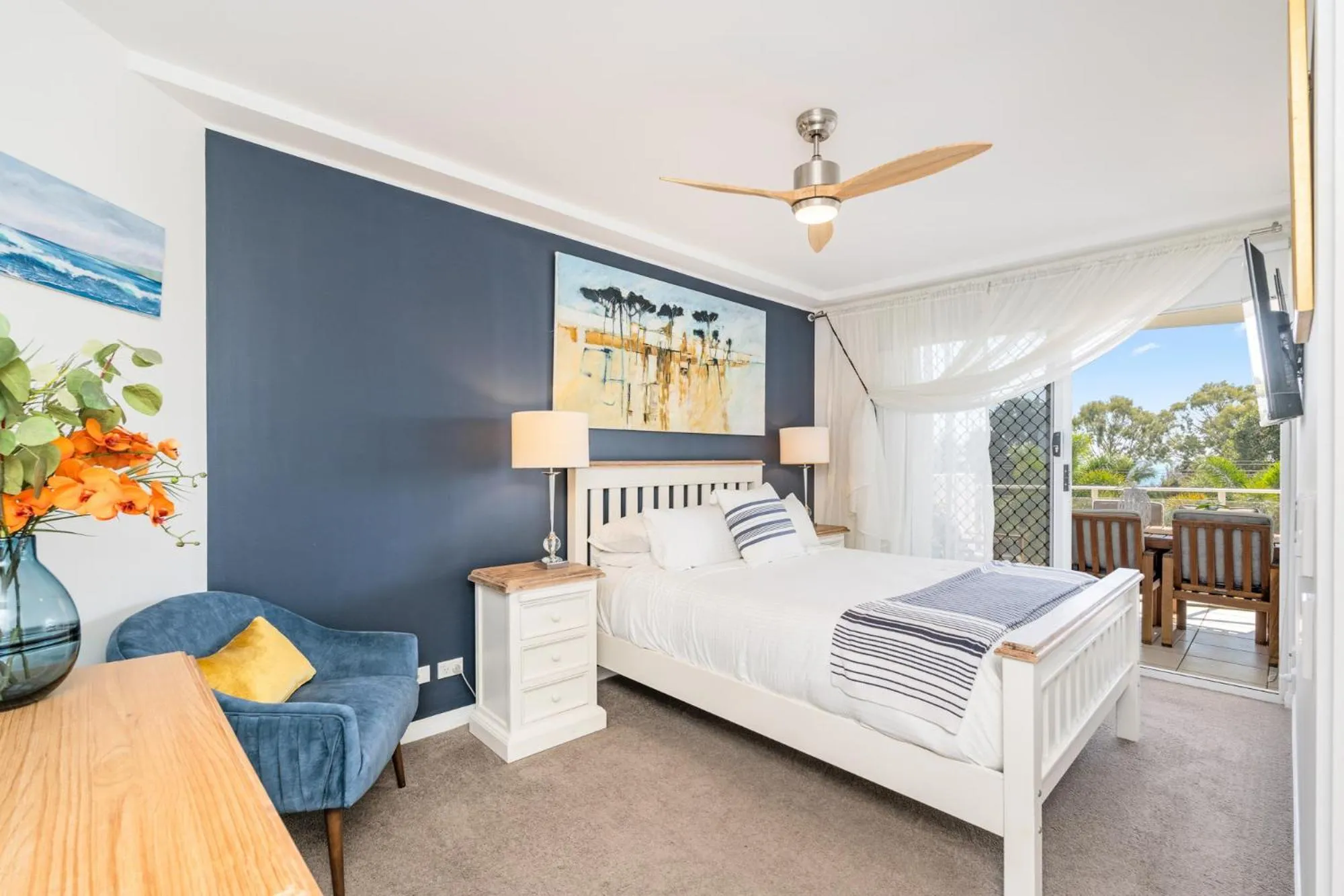 Bed in Tingeera Beachfront Apartments