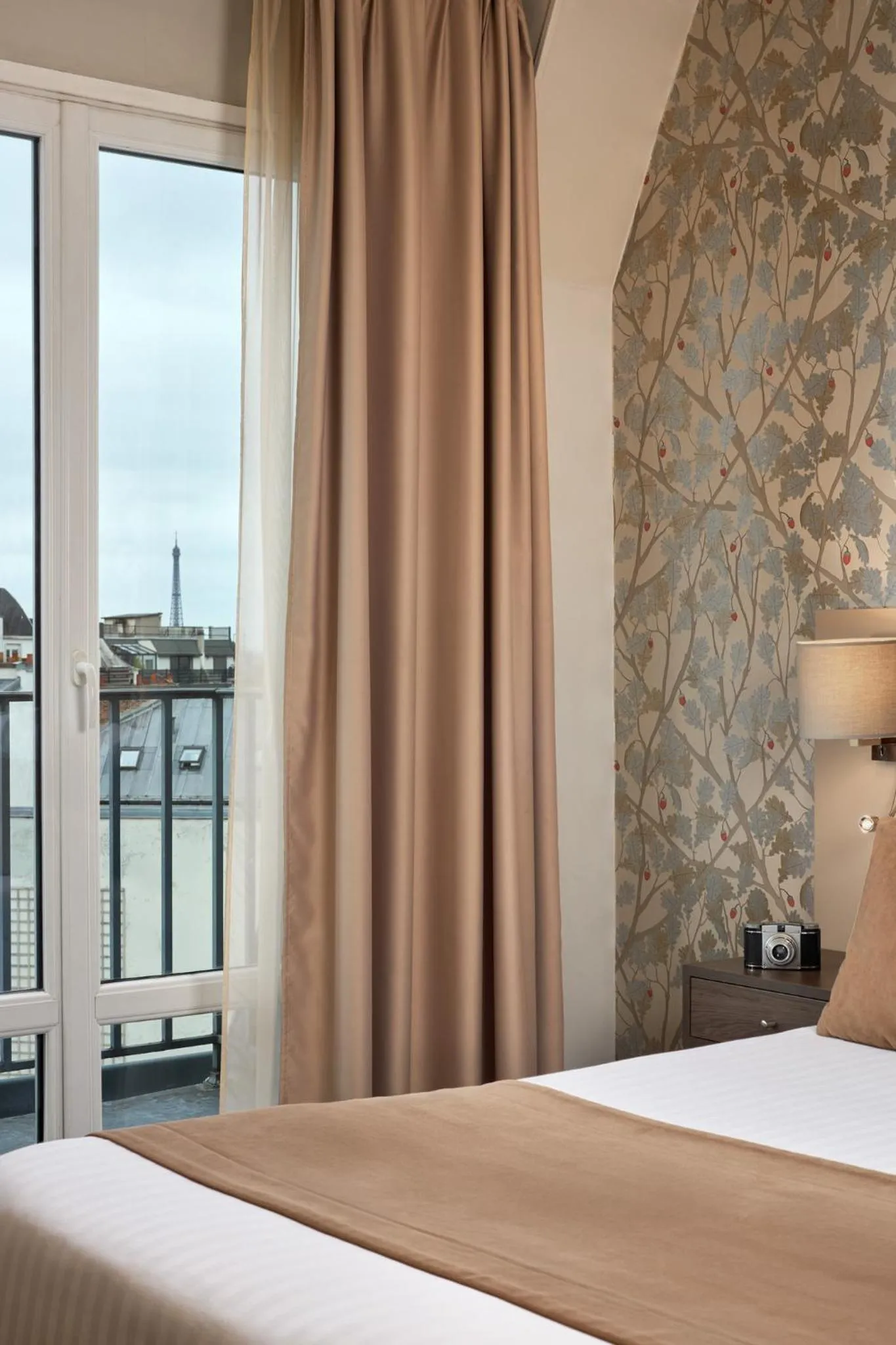 Bedroom, Bed in Timhotel Opéra Blanche Fontaine