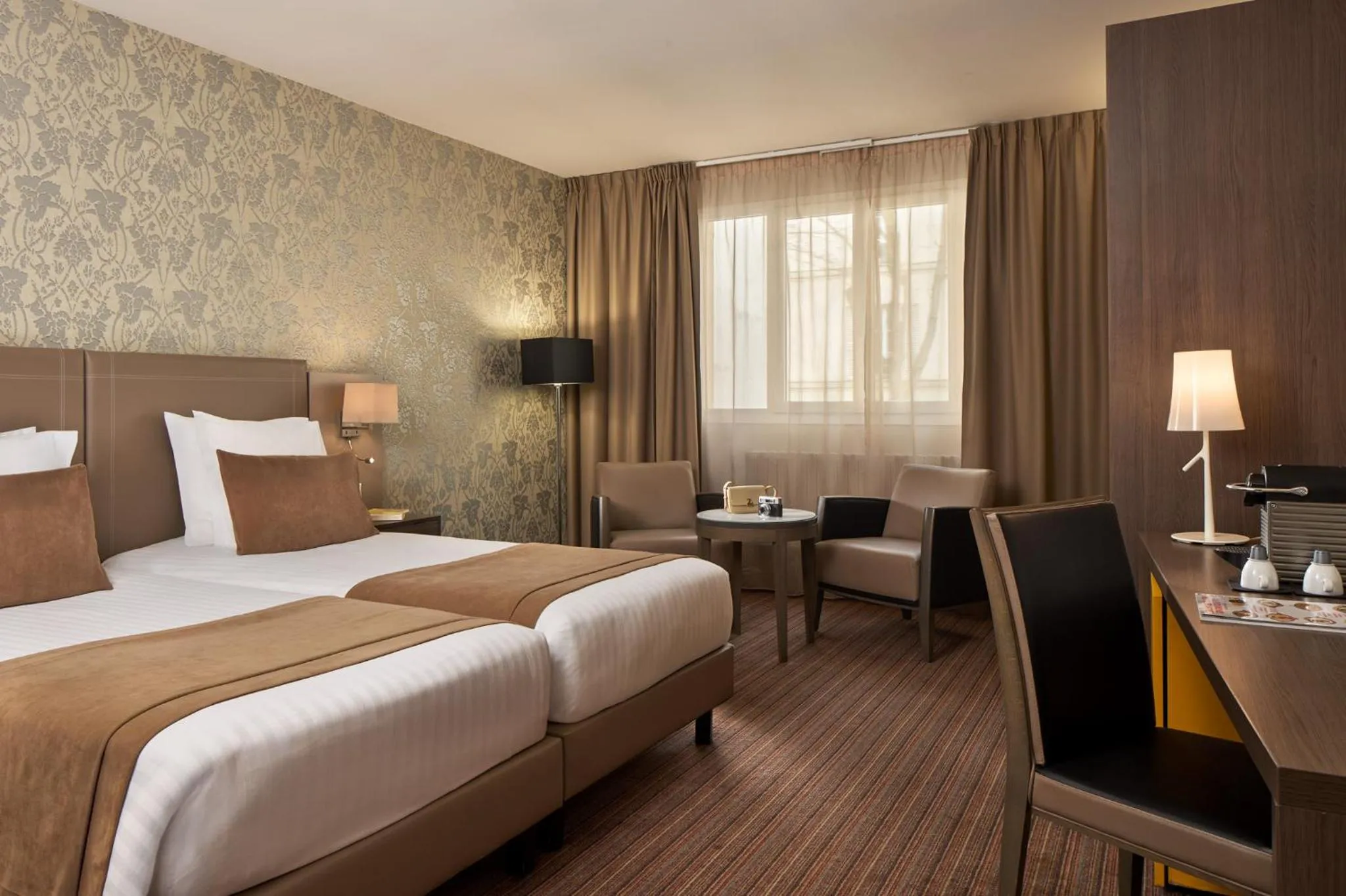 Bedroom, Bed in Timhotel Opéra Blanche Fontaine