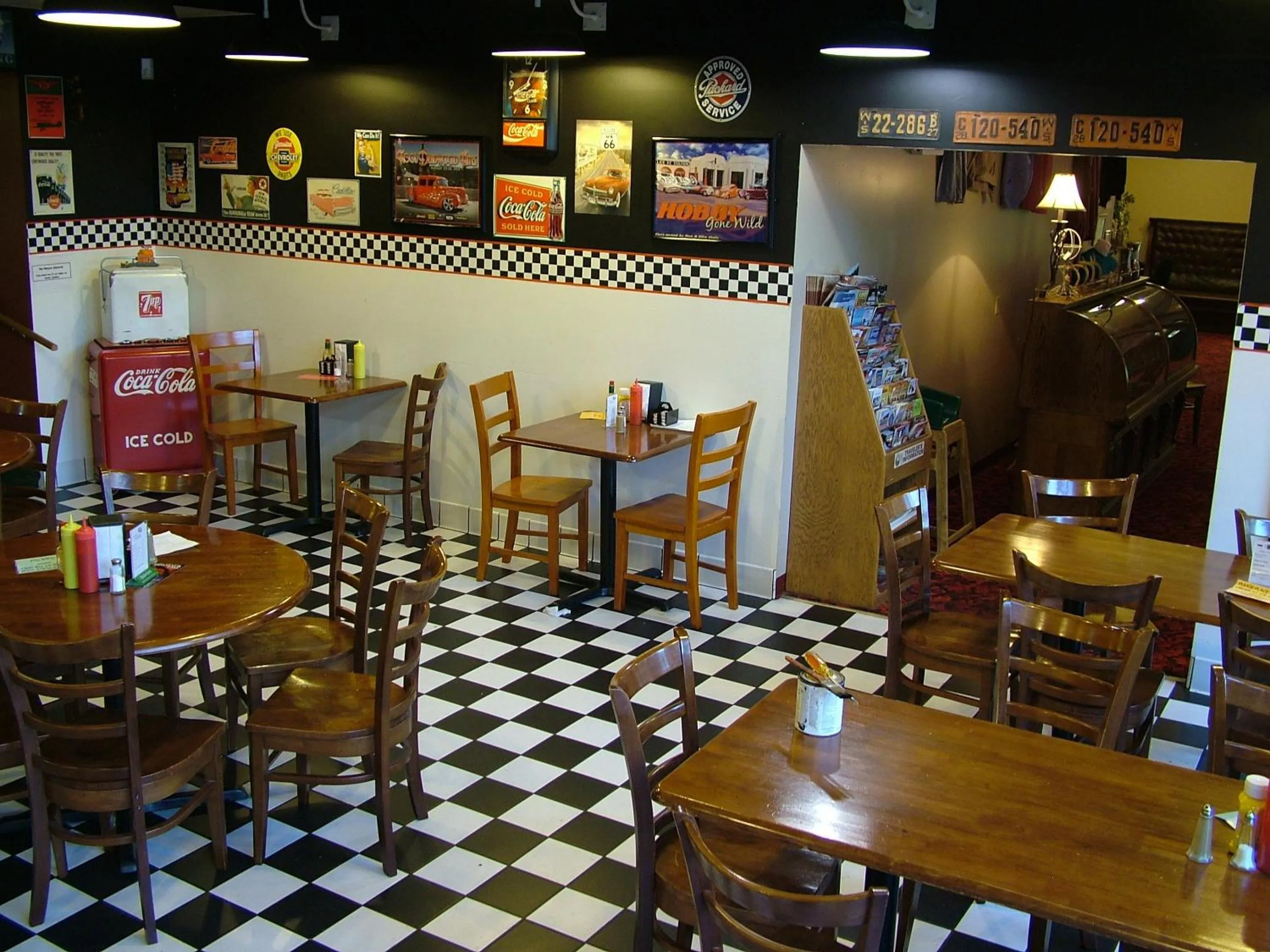 Restaurant/places to eat in Martin & Mason Hotel