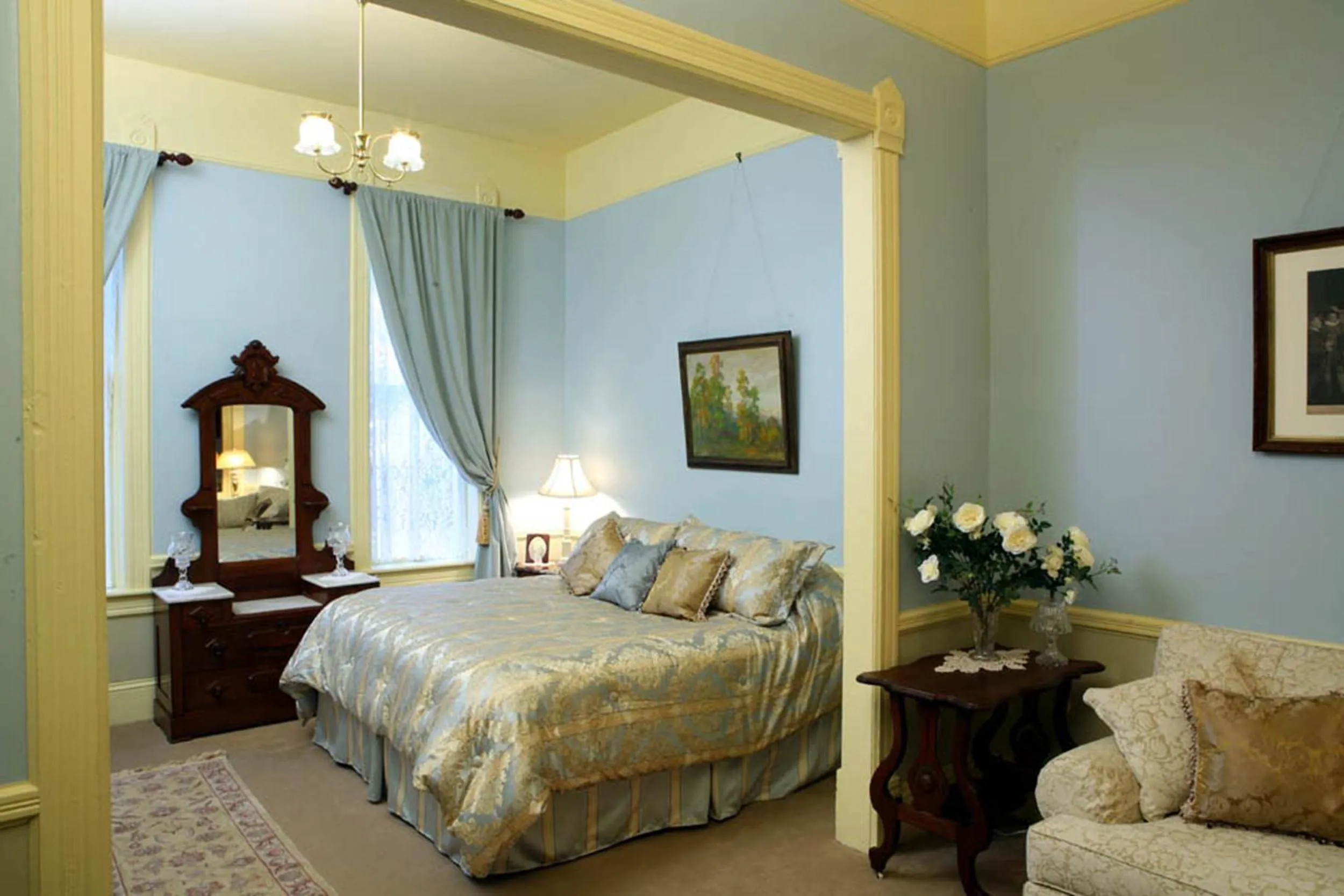 Bed in Martin & Mason Hotel