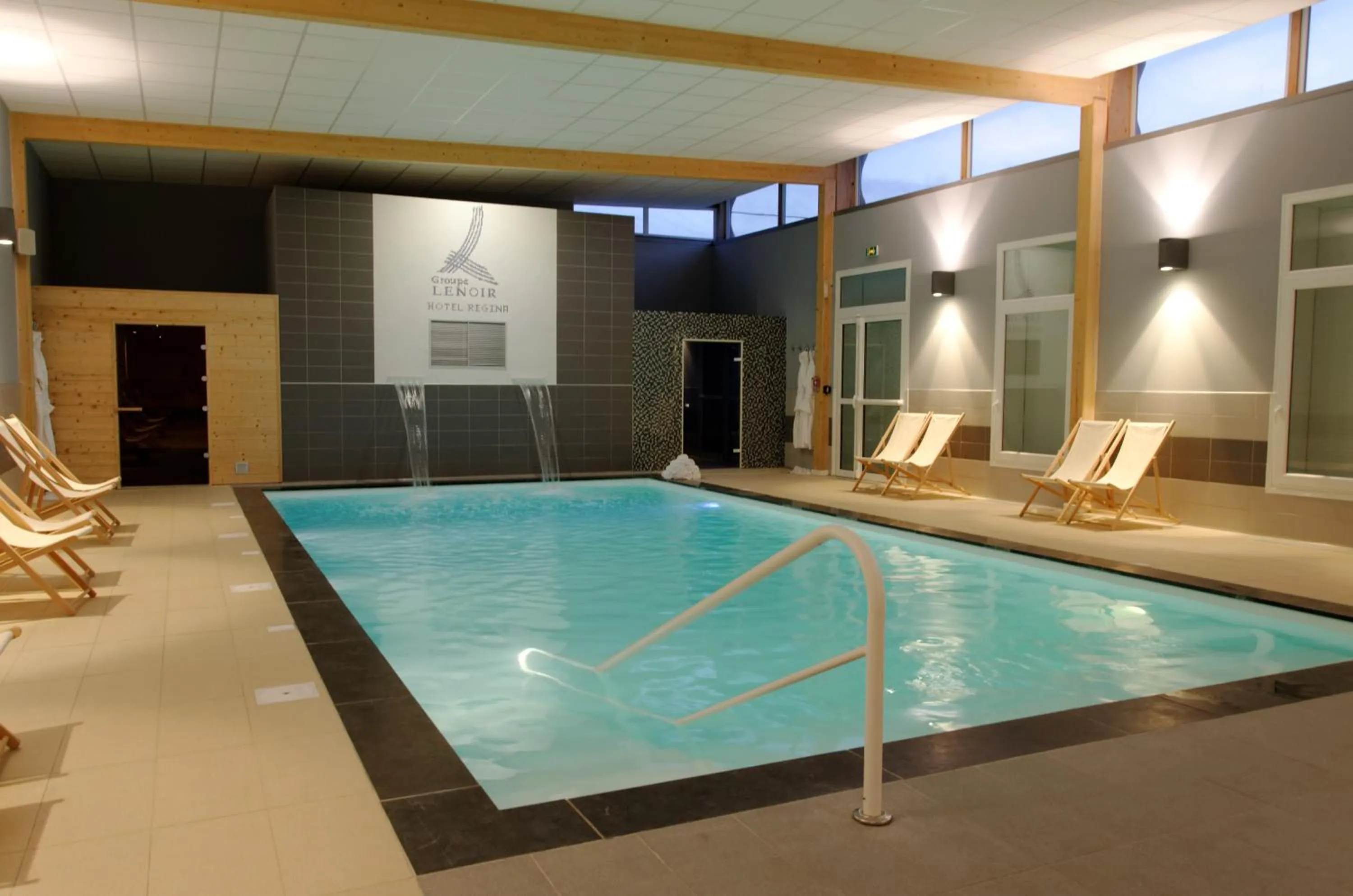 Swimming pool in Hotel Regina & Spa
