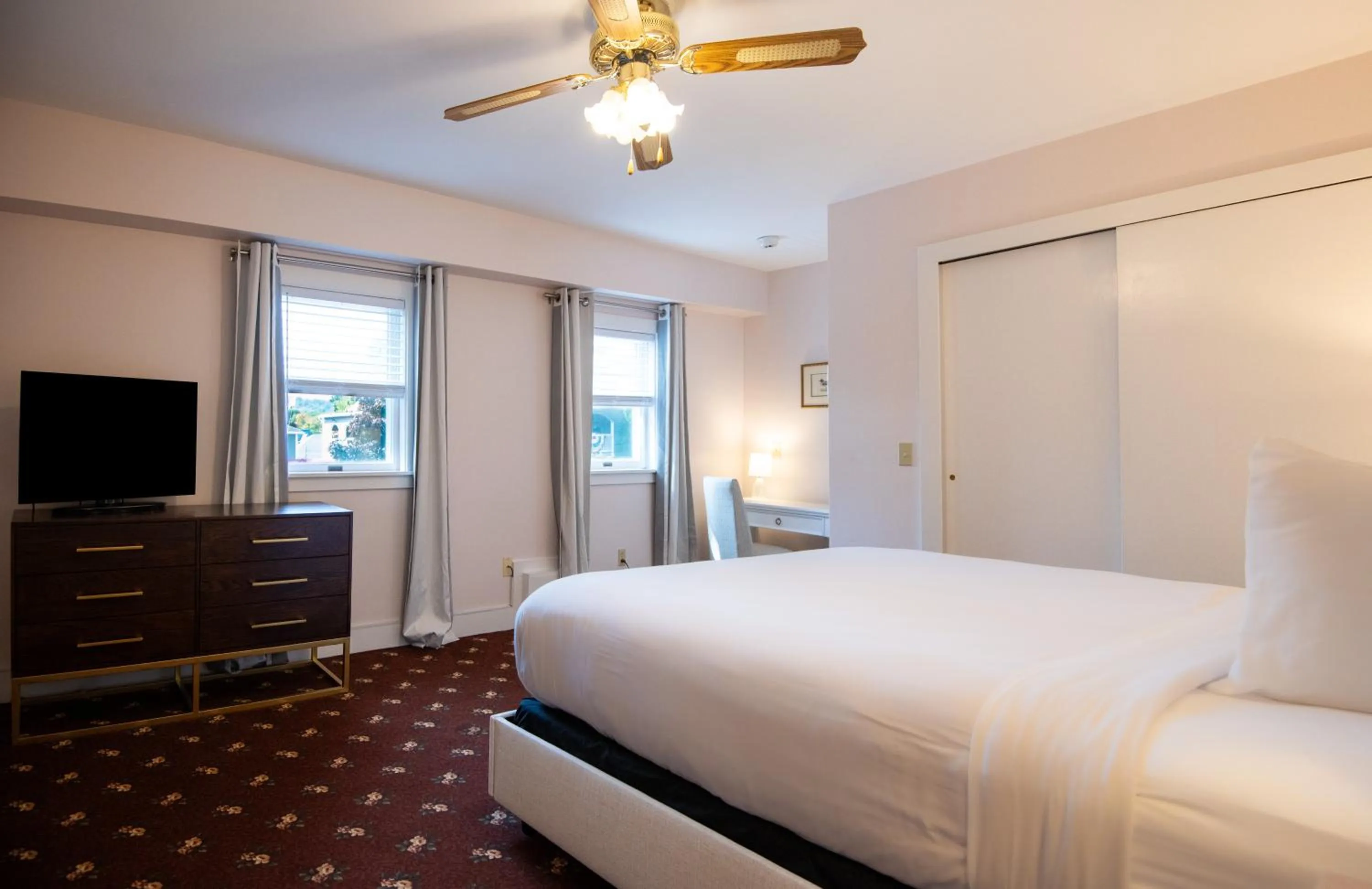 Bed in Bar Harbor Manor