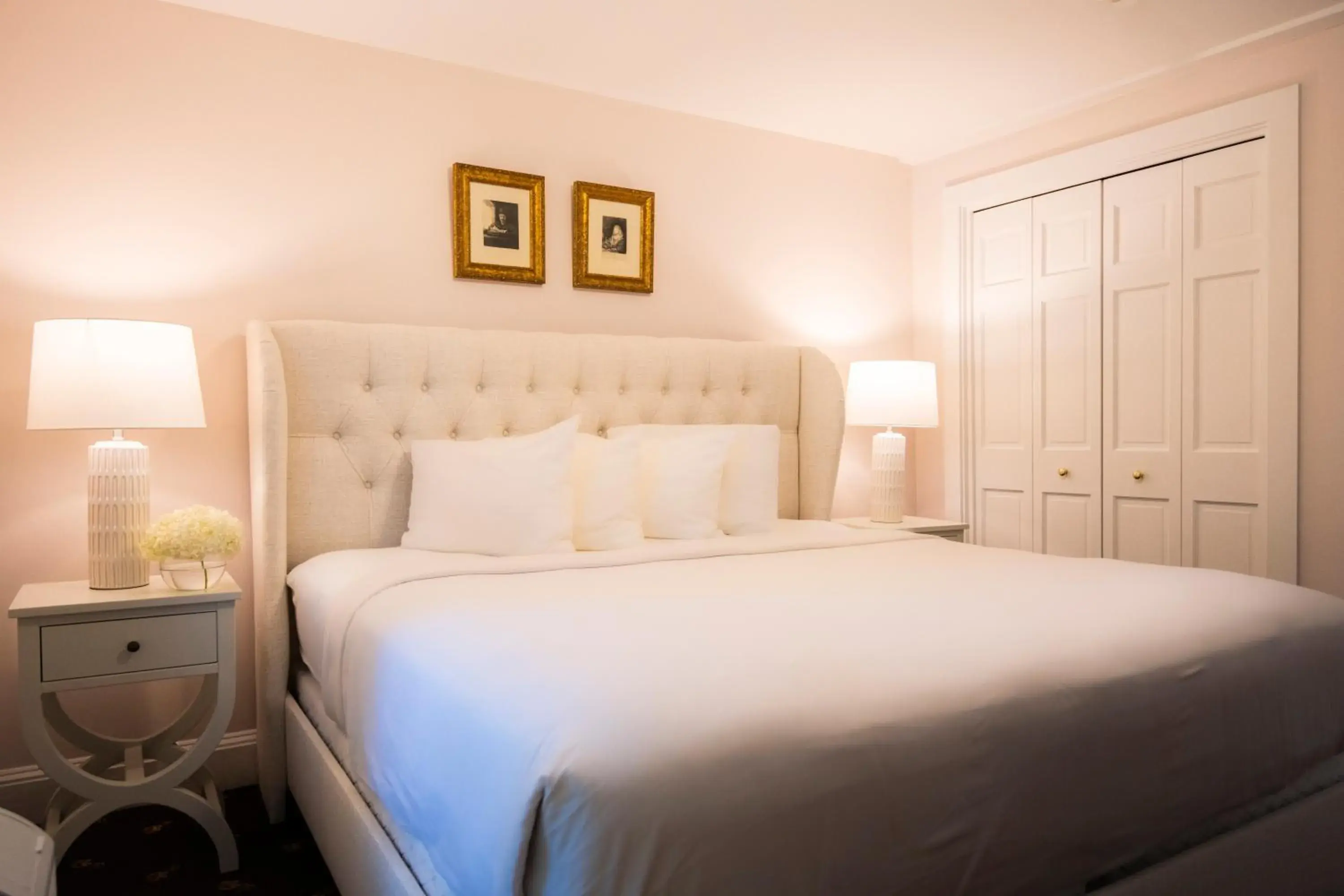 Classic King Suite in Bar Harbor Manor Classic King Suite in Bar Harbor Manor