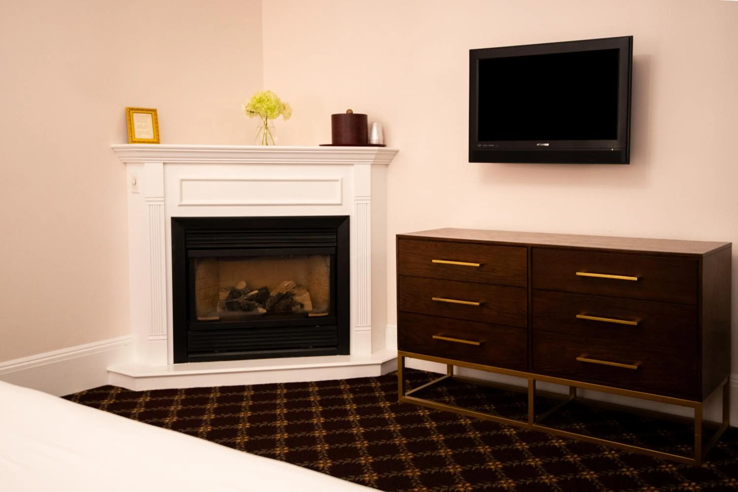 TV and multimedia in Bar Harbor Manor