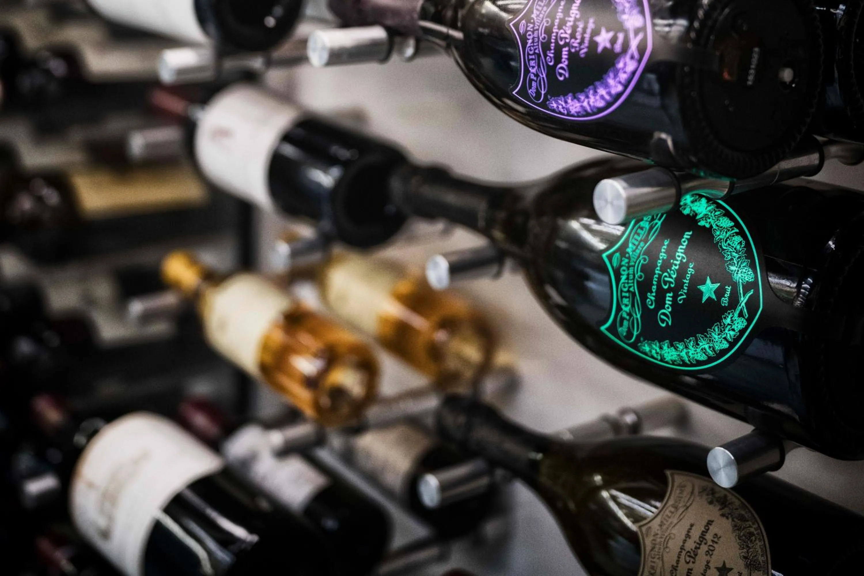 Restaurant/places to eat in ESPACIO THE JEWEL OF WAIKIKI