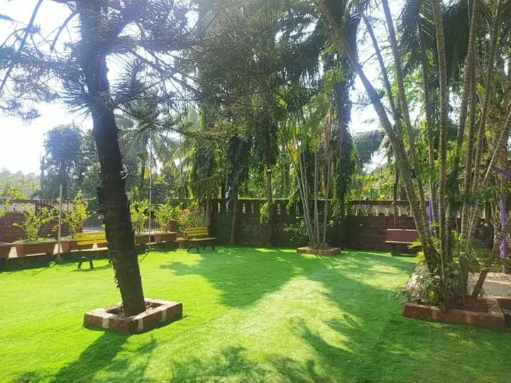 Garden in Sea Winds Hotel, Guhagar