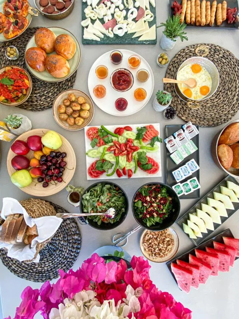 Restaurant/places to eat in Carruba Boutique Hotel