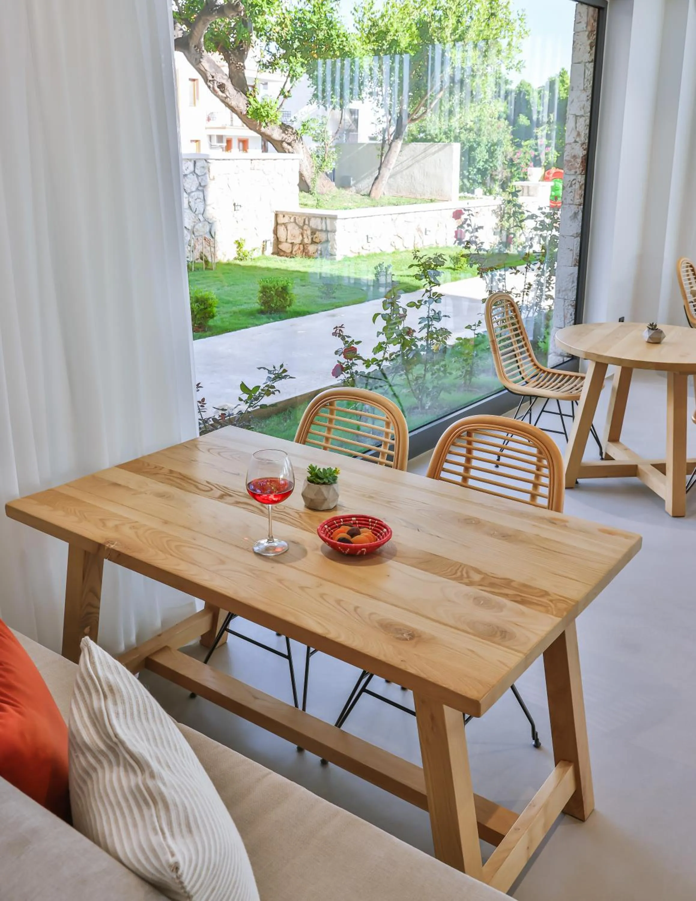 Restaurant/places to eat in Carruba Boutique Hotel