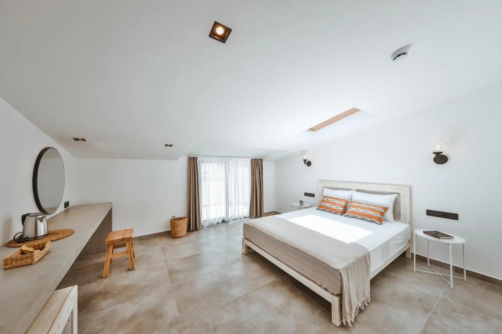 Photo of the whole room, Bed in Carruba Boutique Hotel