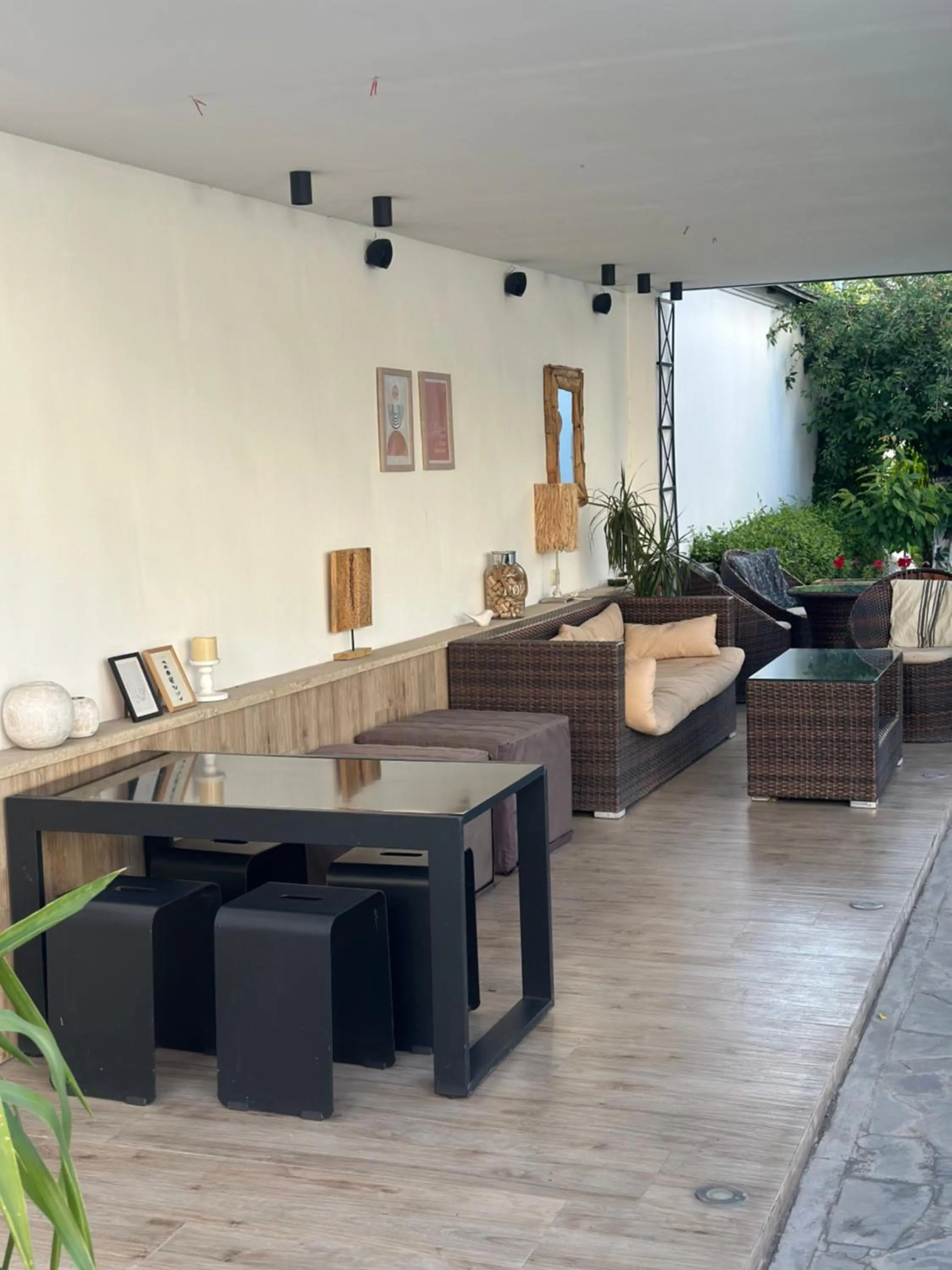 Patio in Garden Lounge Hotel