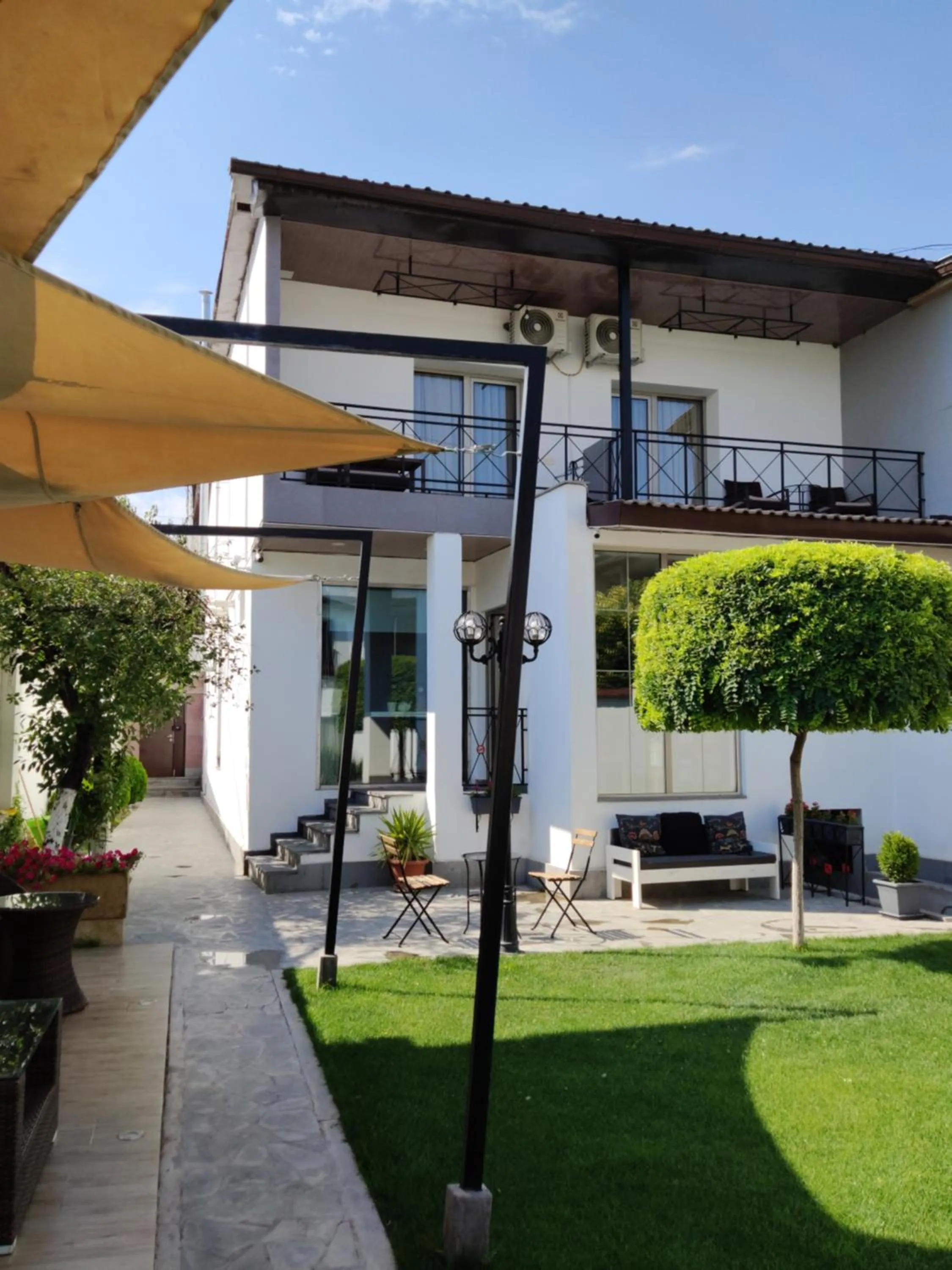 Property building in Garden Lounge Hotel