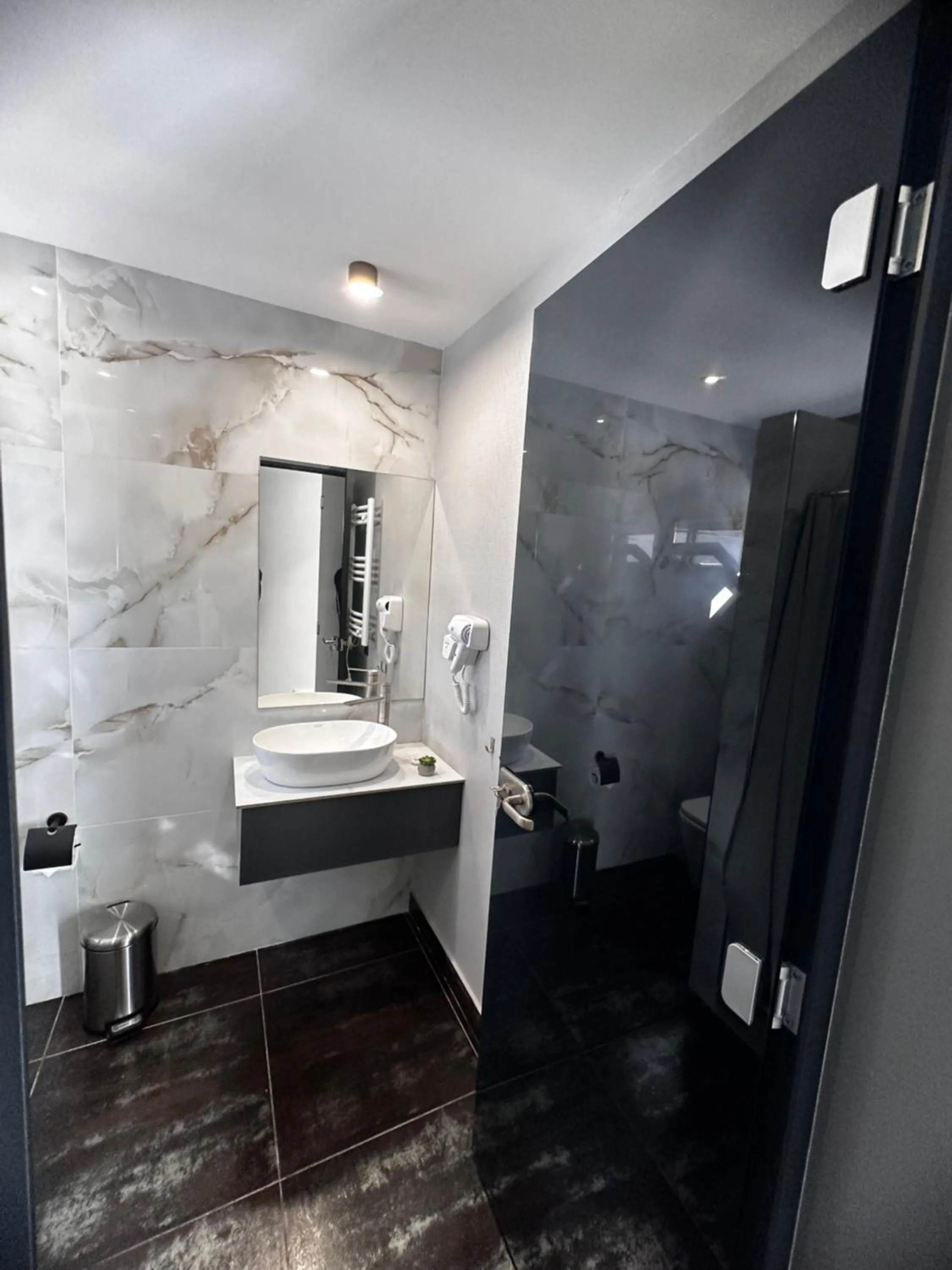 Bathroom in Garden Lounge Hotel