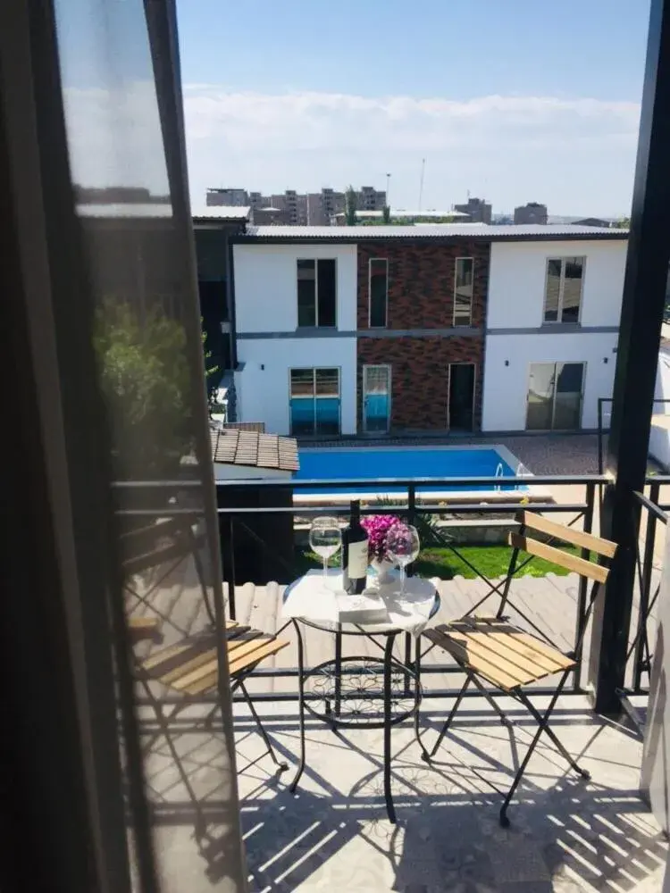 Deluxe Double or Twin Room with Balcony in Garden Lounge Hotel Deluxe Double or Twin Room with Balcony in Garden Lounge Hotel