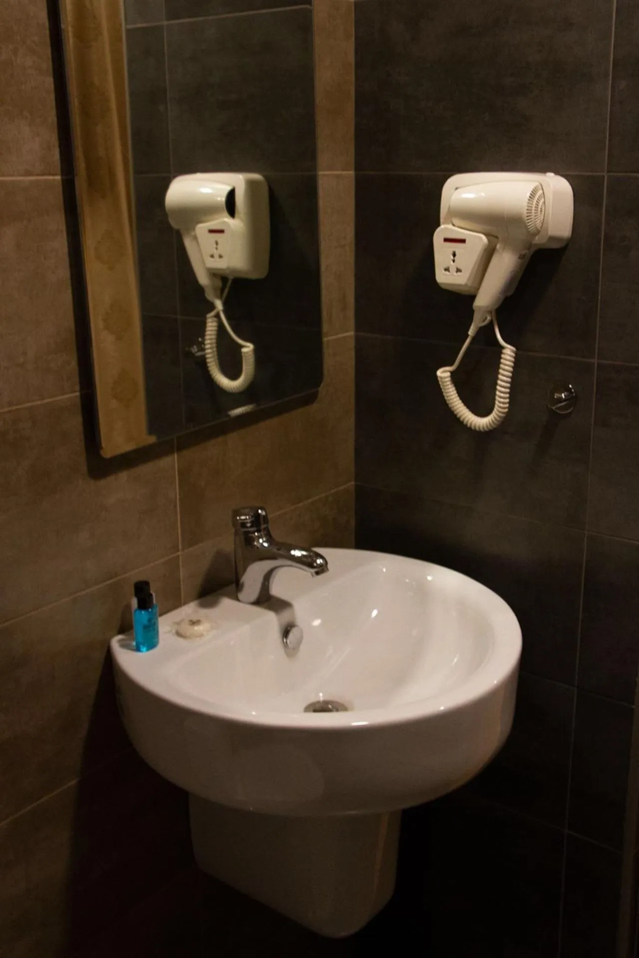 Bathroom in Garden Lounge Hotel