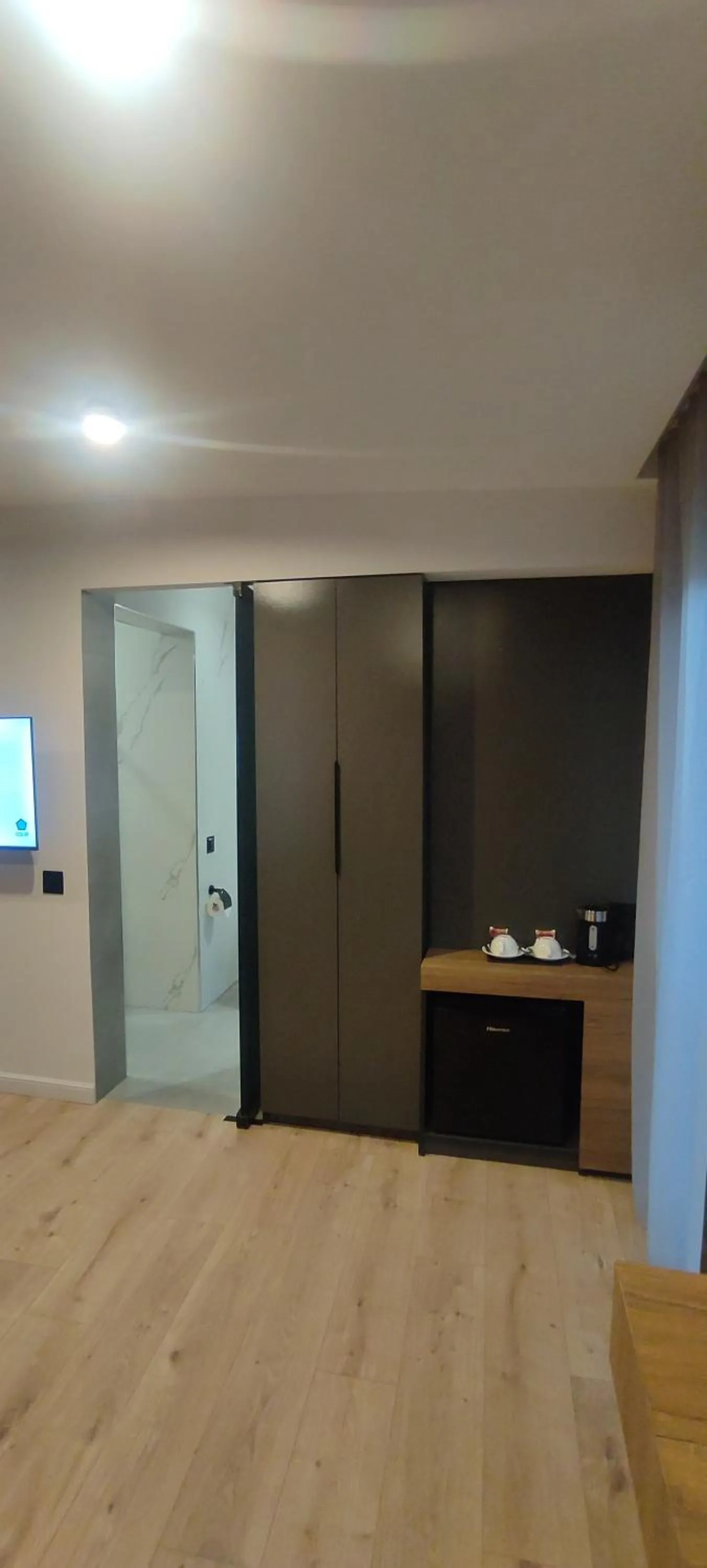 TV and multimedia in Garden Lounge Hotel