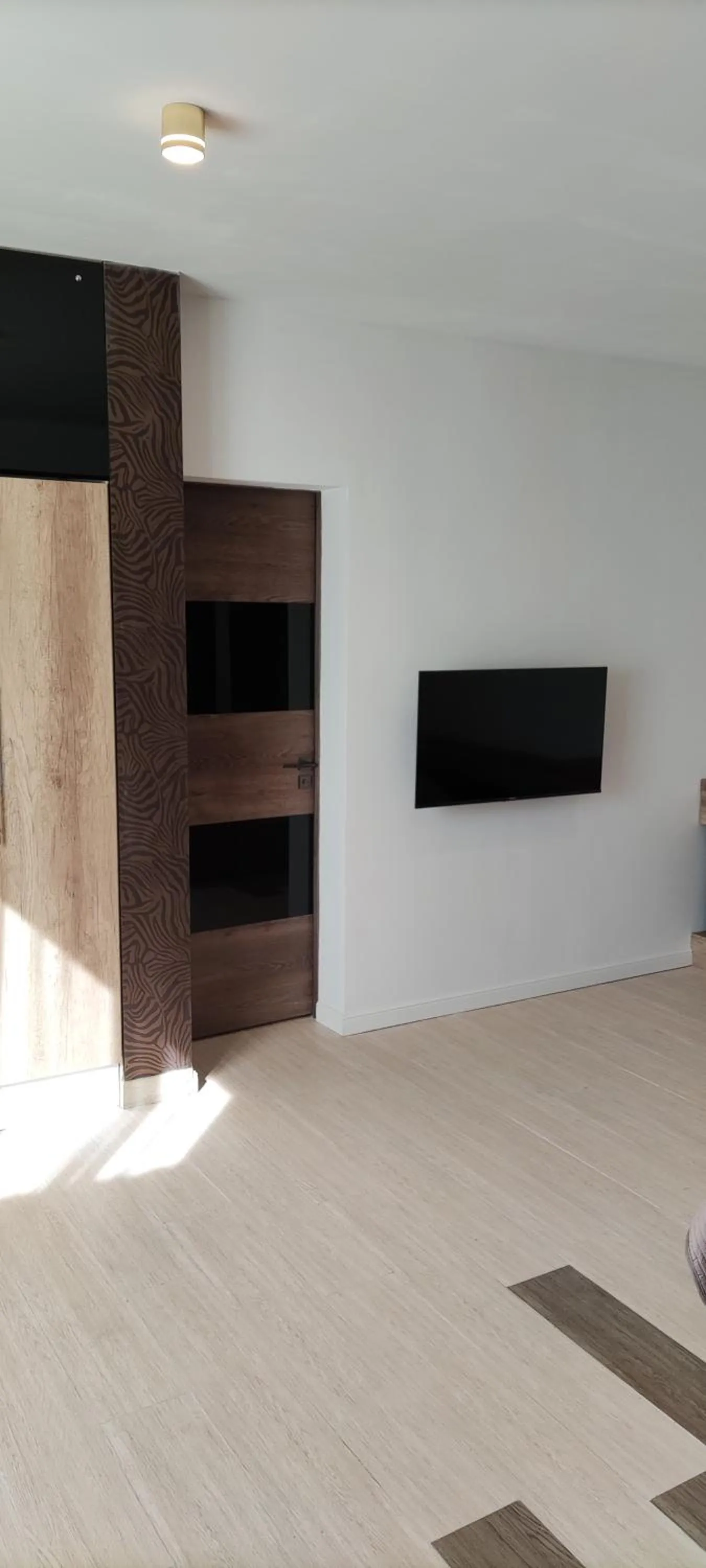 TV and multimedia in Garden Lounge Hotel