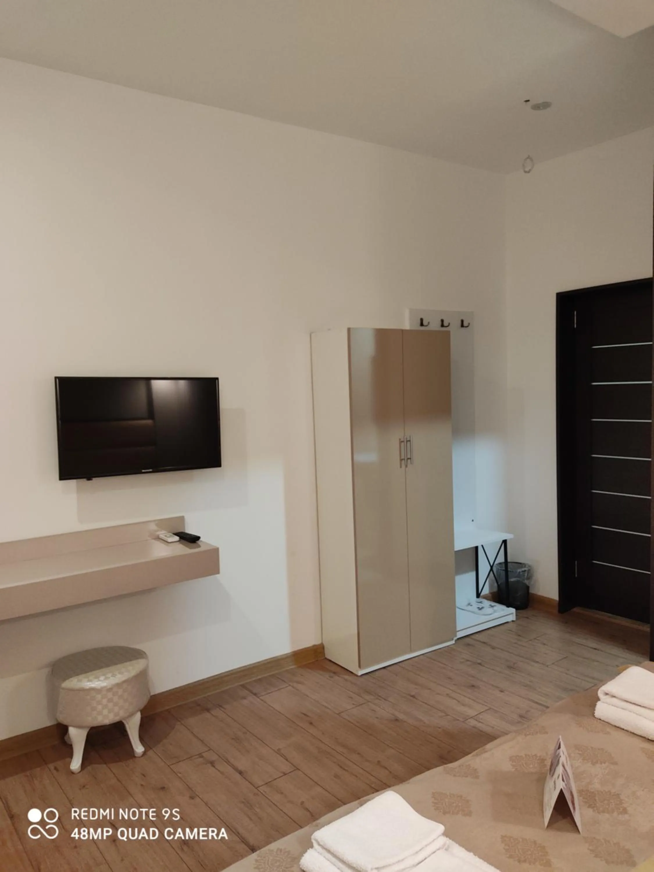 TV and multimedia in Garden Lounge Hotel