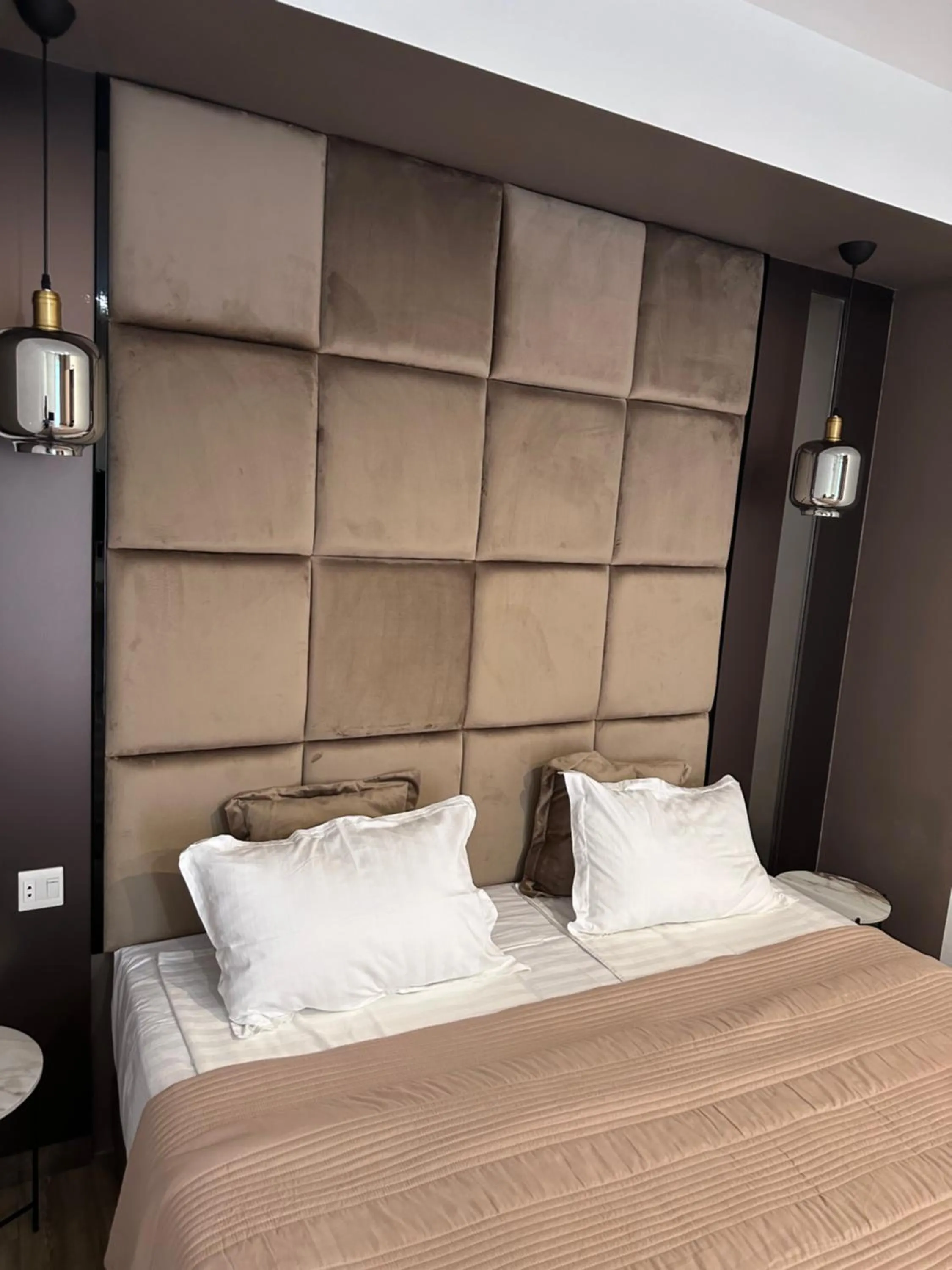 Bed in Garden Lounge Hotel