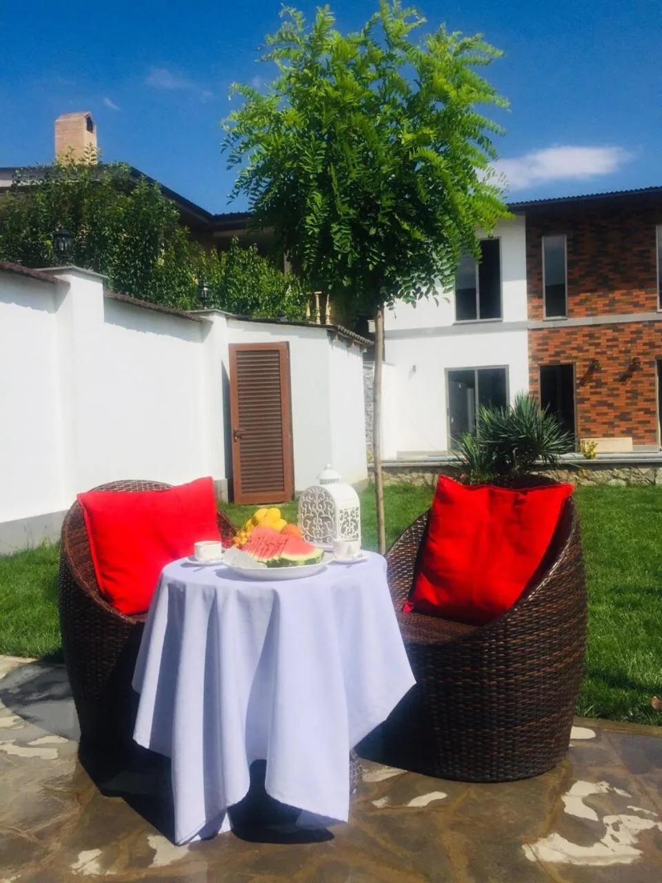 Patio in Garden Lounge Hotel