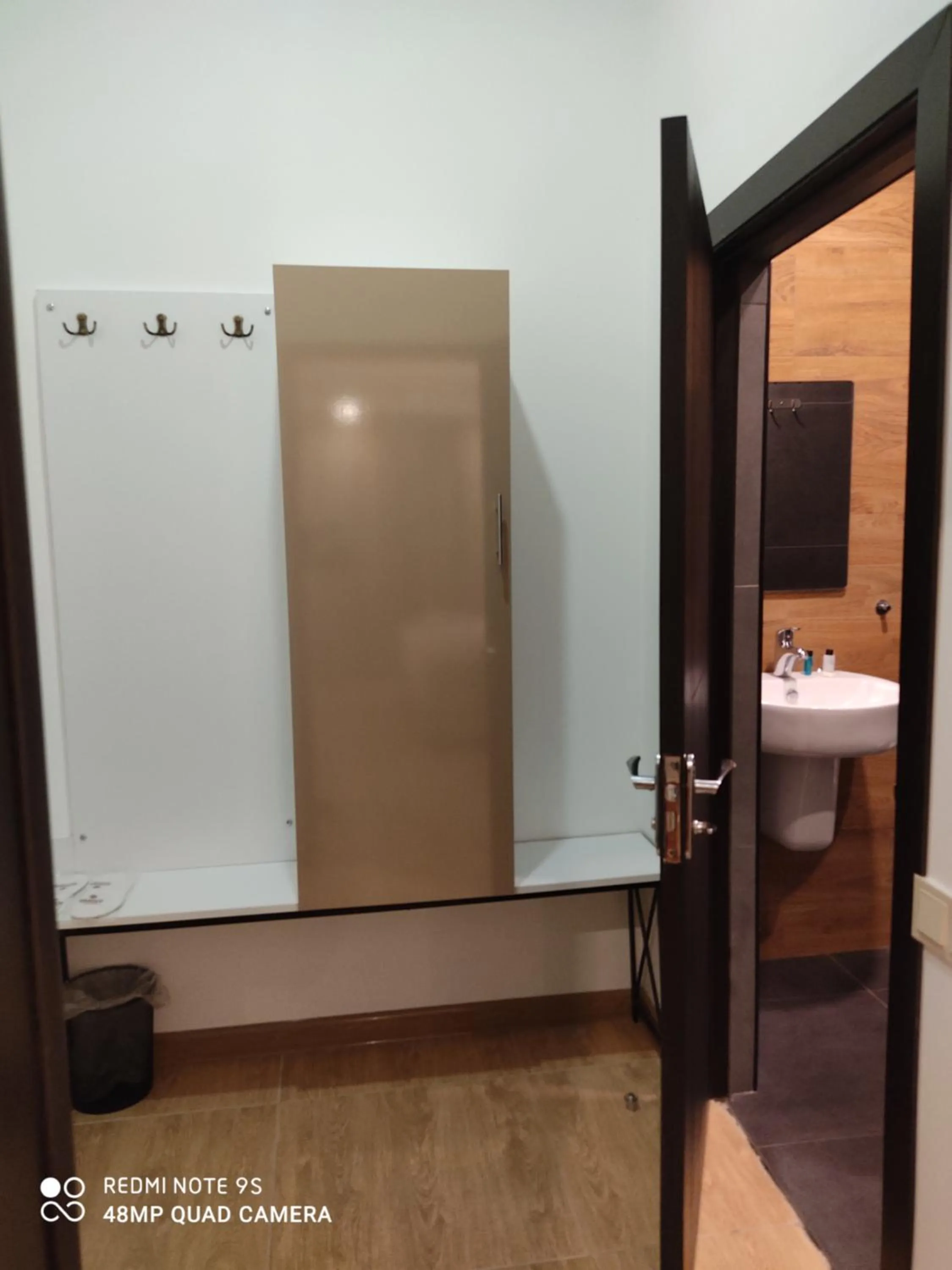 wardrobe in Garden Lounge Hotel