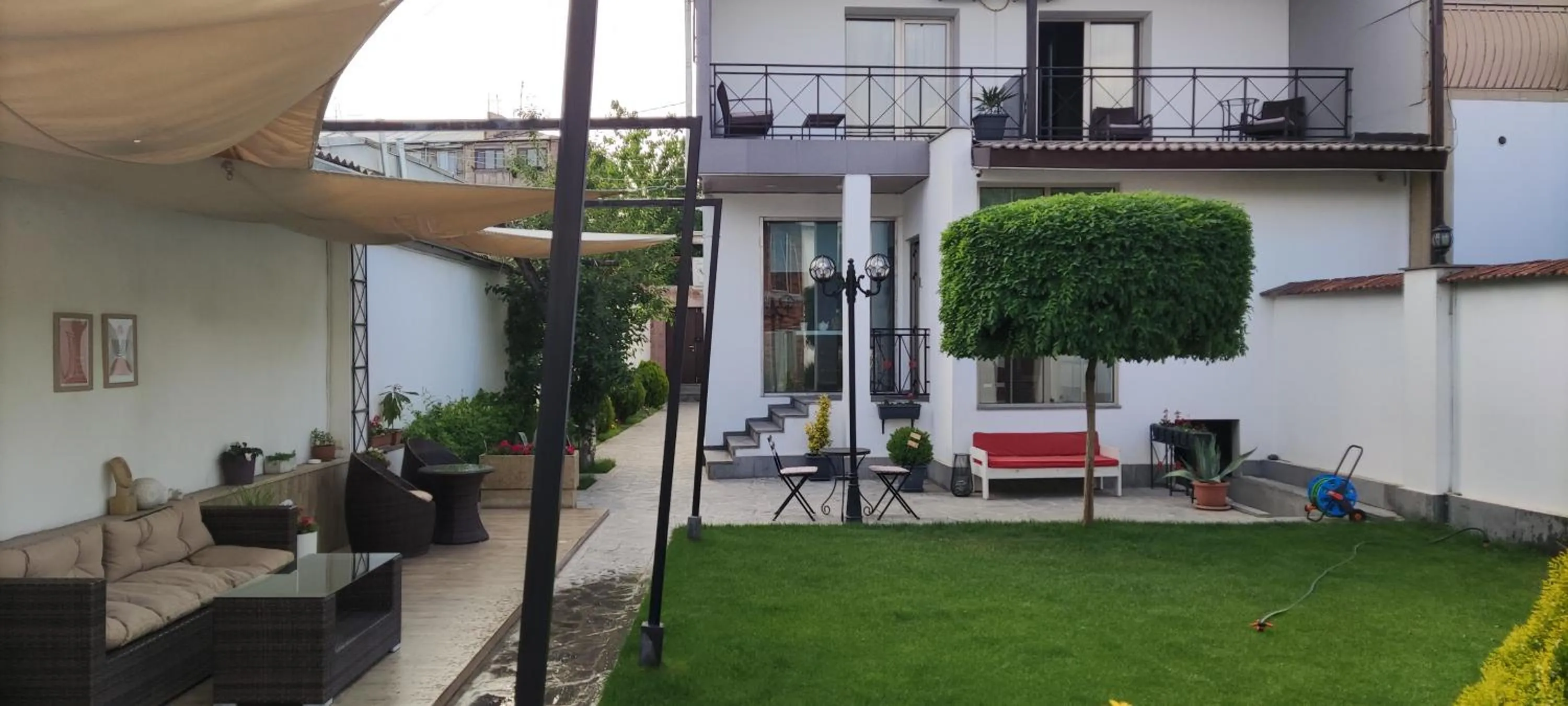 Property building in Garden Lounge Hotel