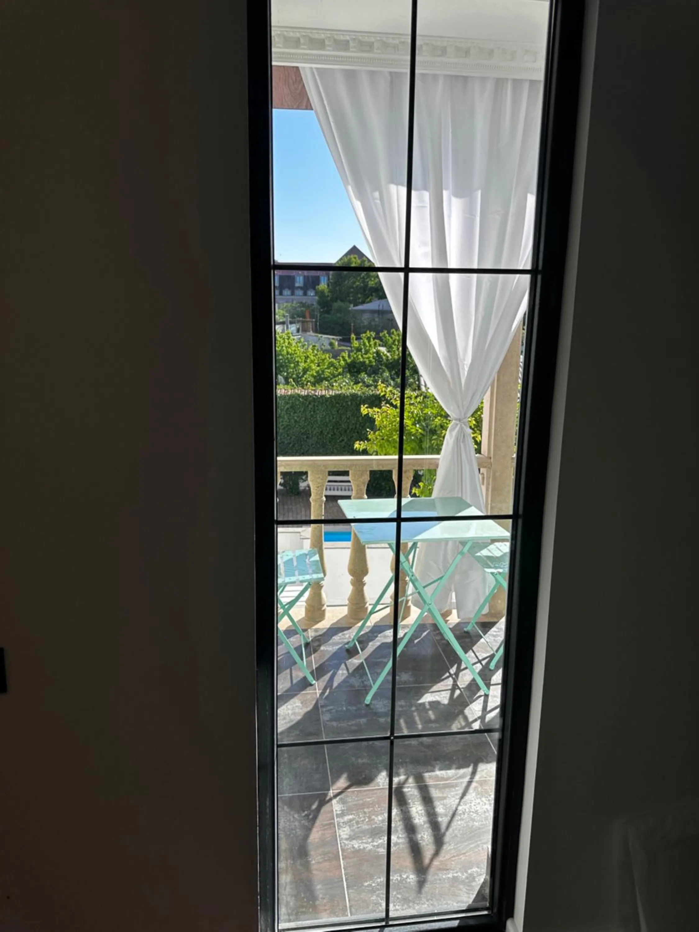 Day in Garden Lounge Hotel