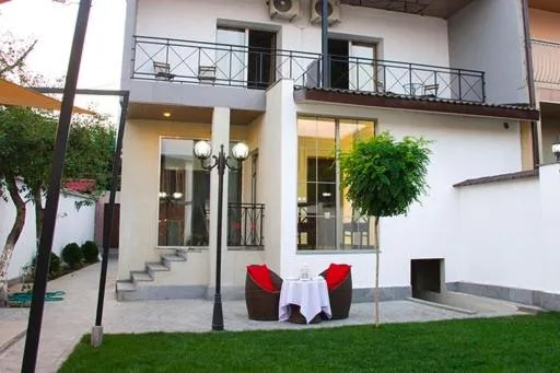 Facade/entrance in Garden Lounge Hotel