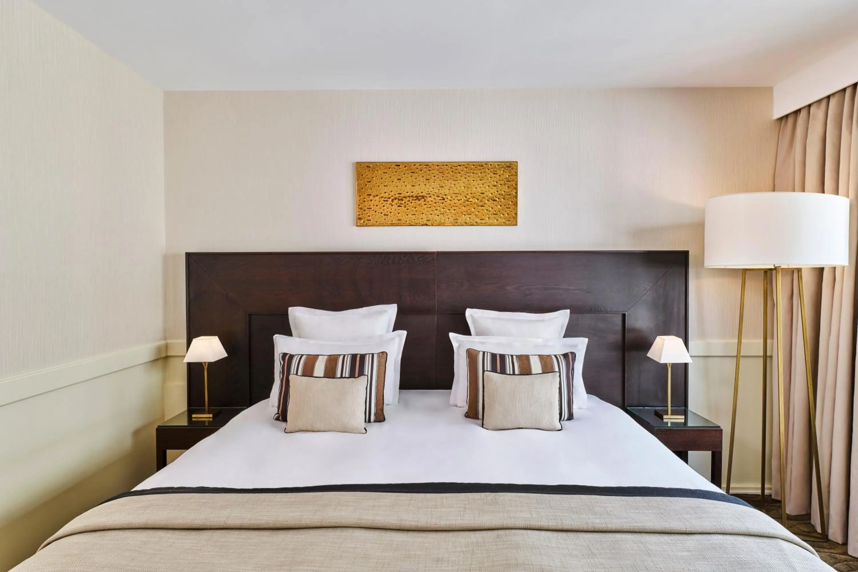 Bed in Hôtel Barrière Le Gray d'Albion