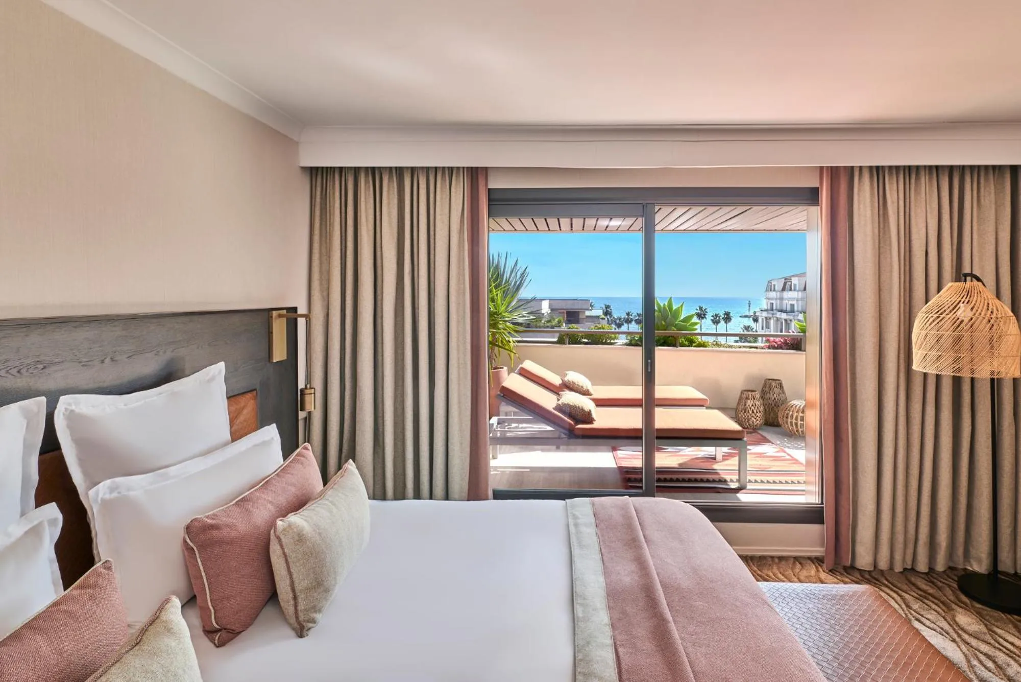 Bedroom, Bed in Hôtel Barrière Le Gray d'Albion