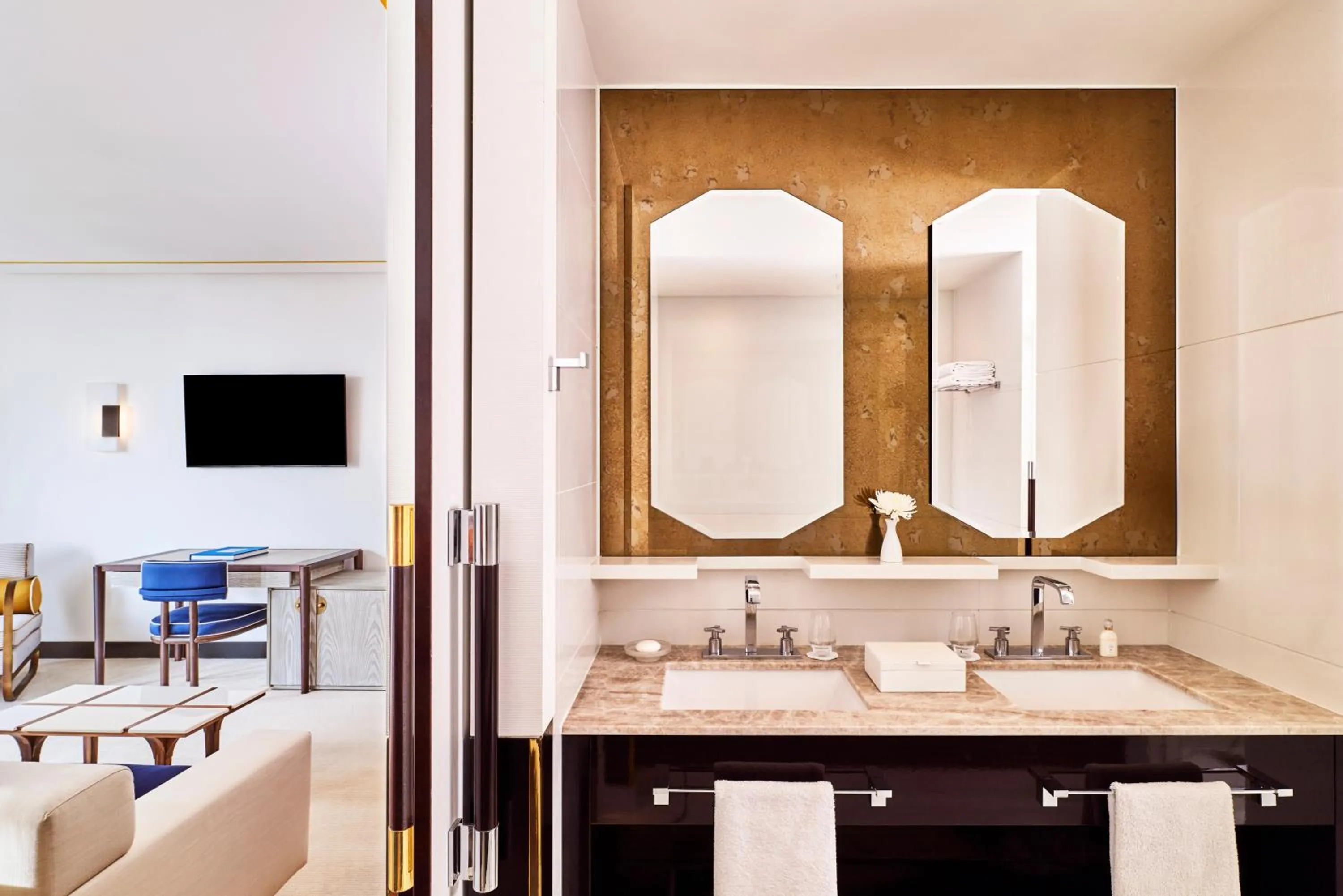 Bathroom in Hôtel Barrière Le Majestic Cannes