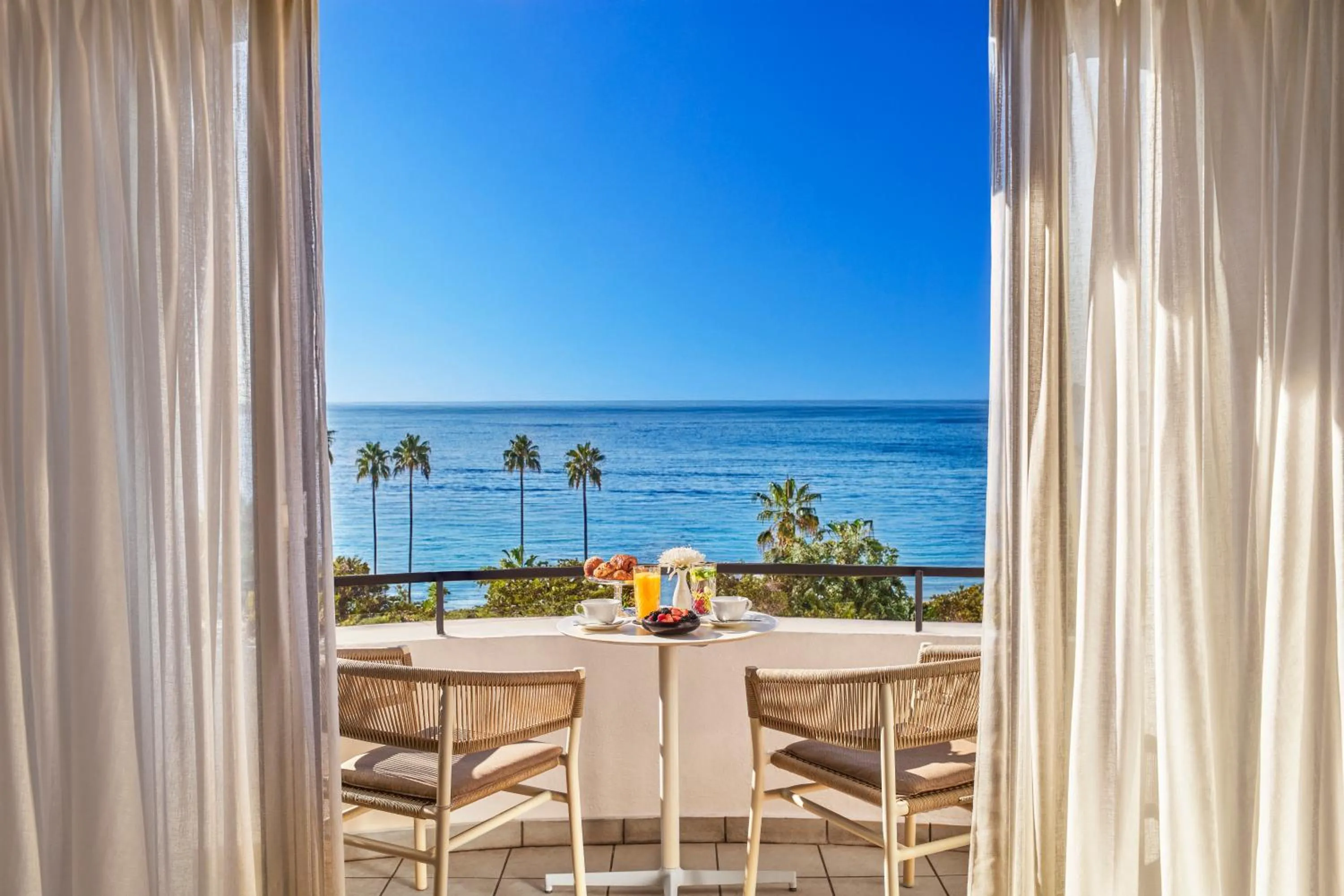 Bedroom in Hôtel Barrière Le Majestic Cannes