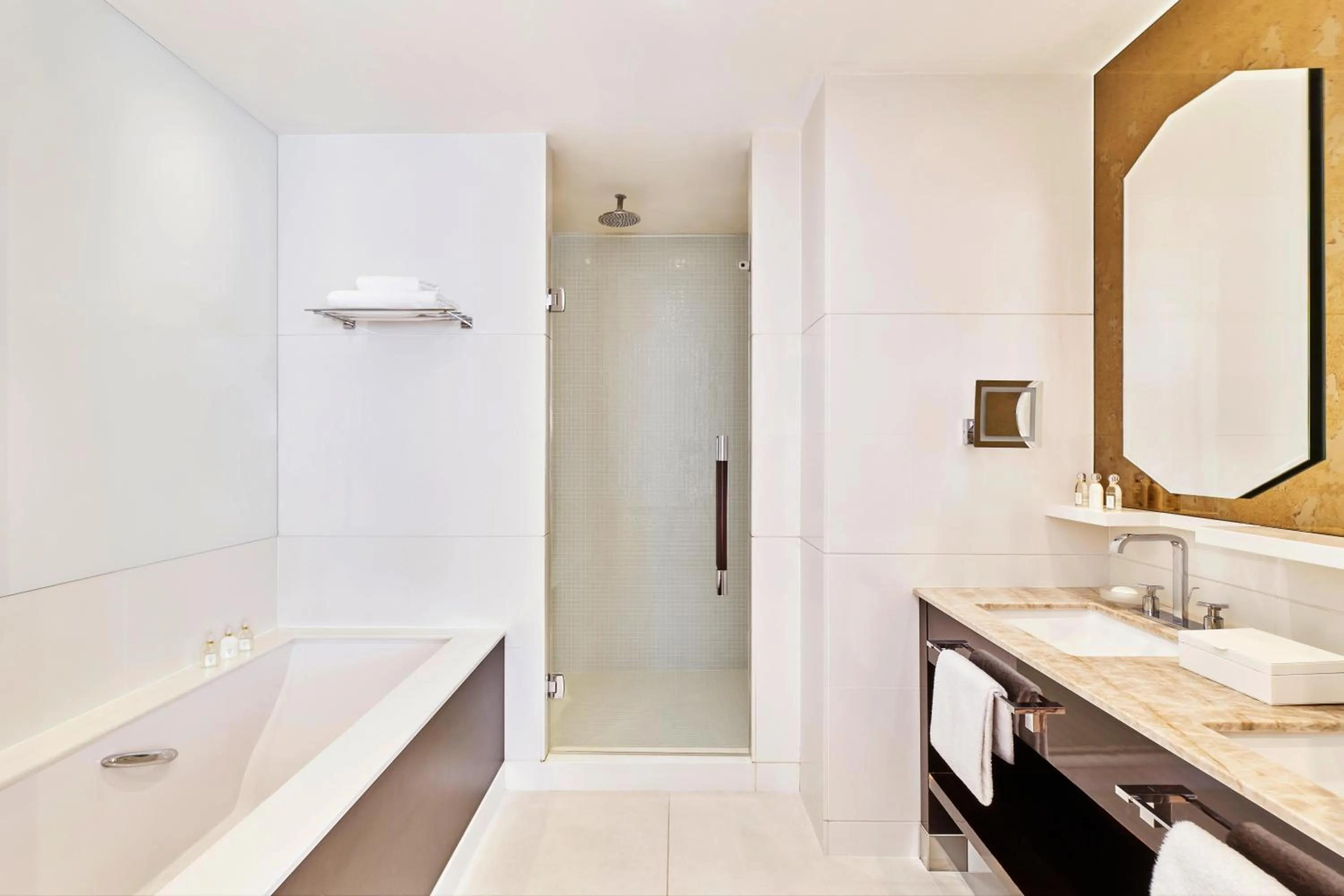 Bathroom in Hôtel Barrière Le Majestic Cannes