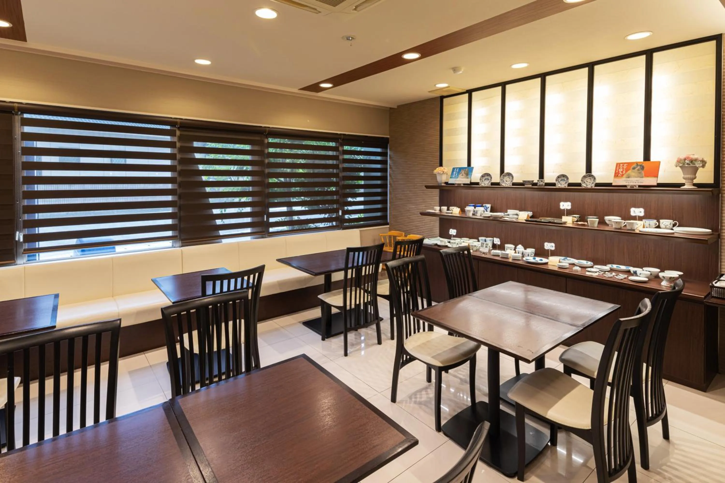 Restaurant/places to eat in Hotel Teiregikan