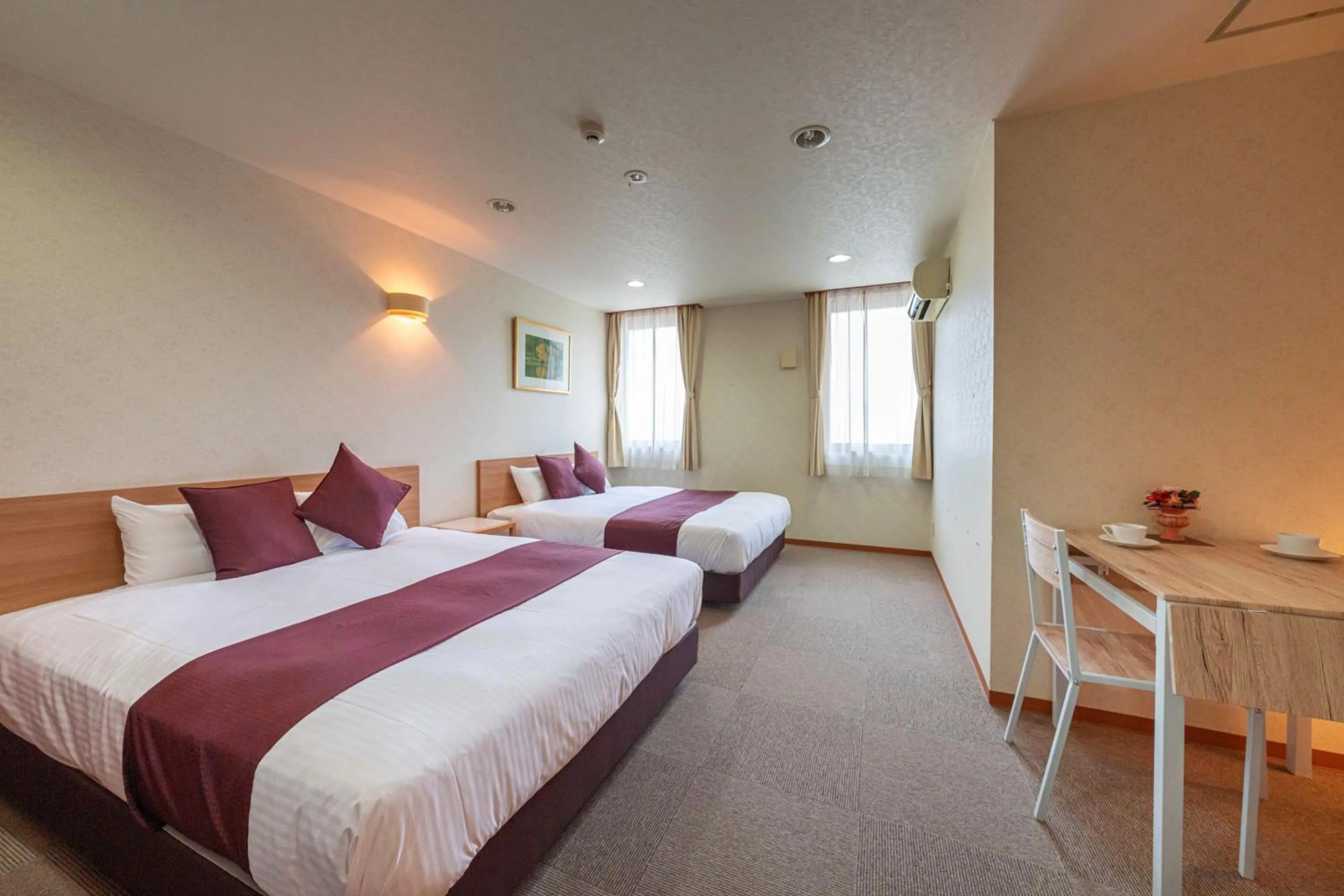 Photo of the whole room, Bed in Hotel Teiregikan