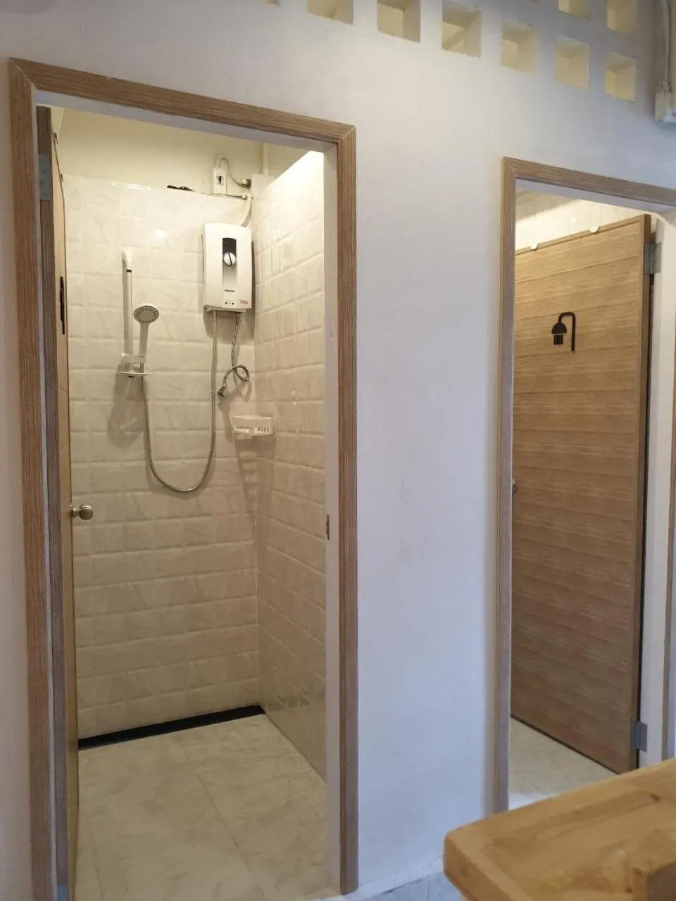 Bathroom in Lemonap Hostel