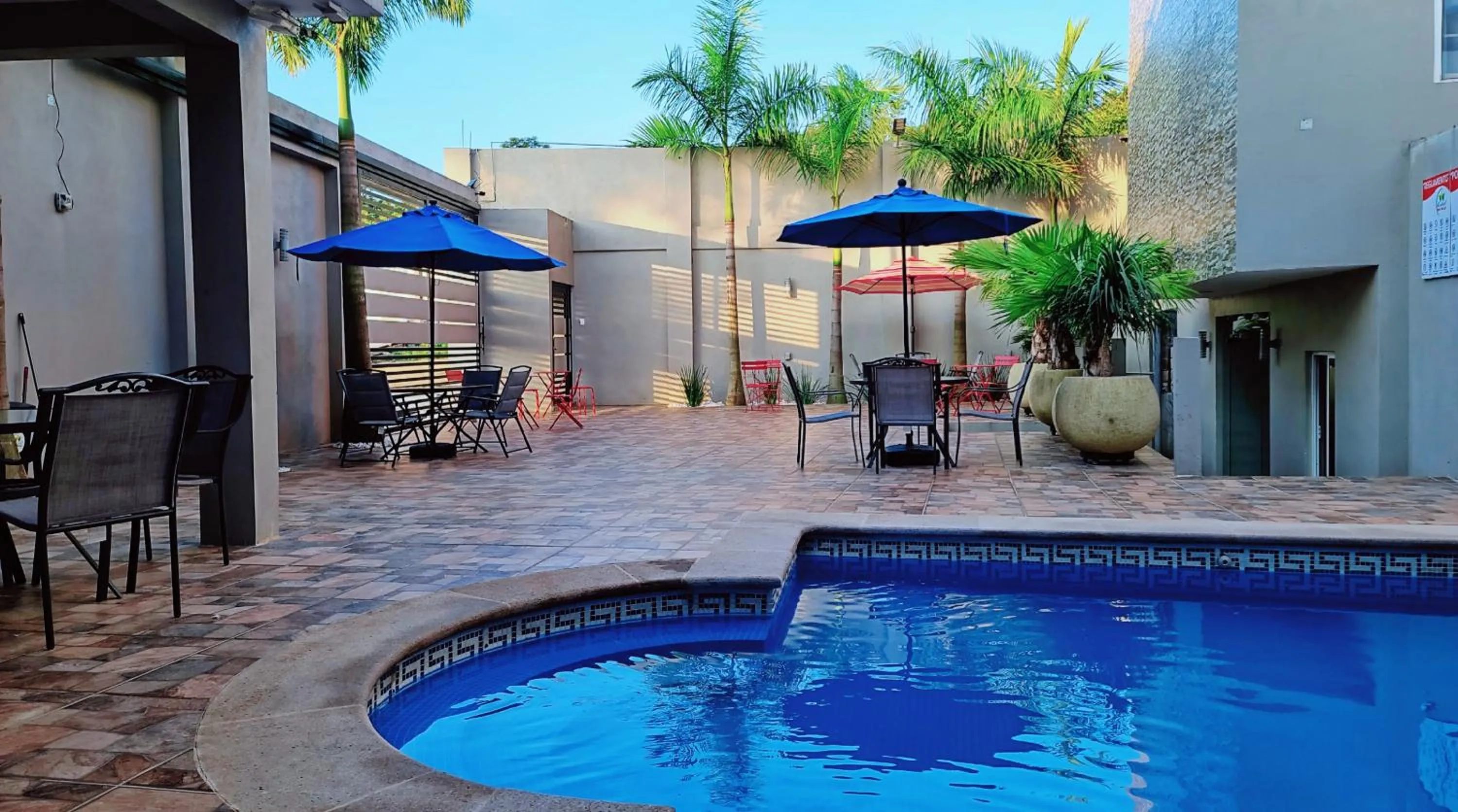 Swimming pool in Hotel Real de Lua