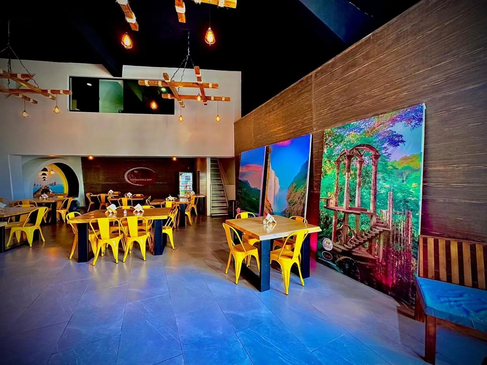 Restaurant/places to eat in Hotel Real de Lua