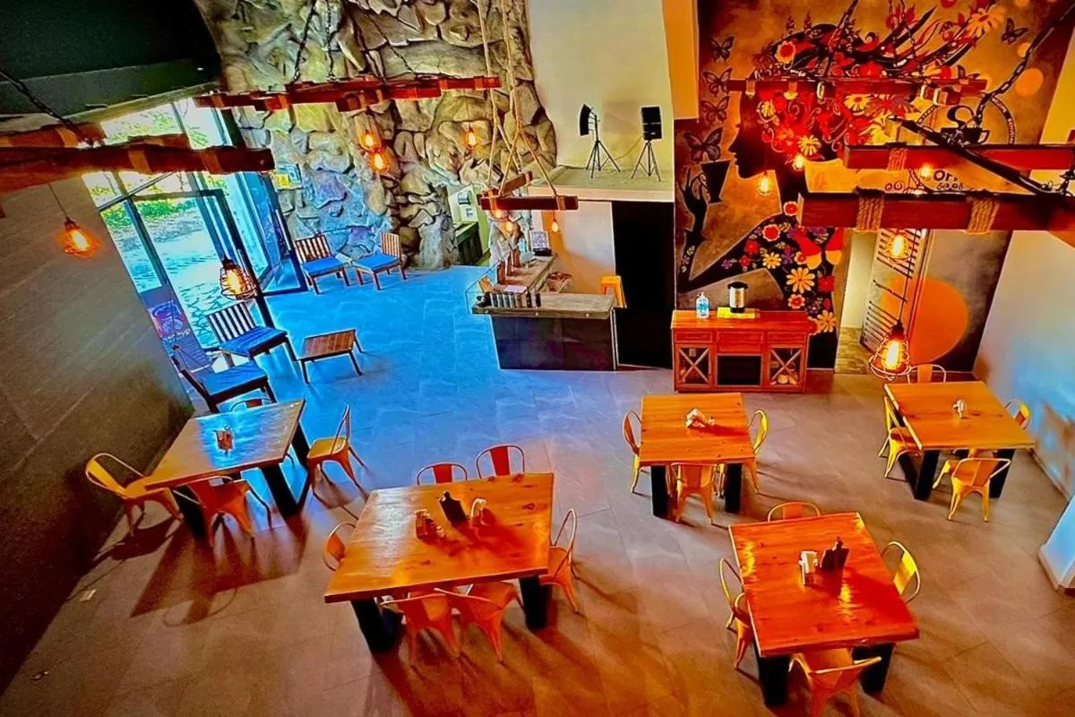 Restaurant/places to eat in Hotel Real de Lua