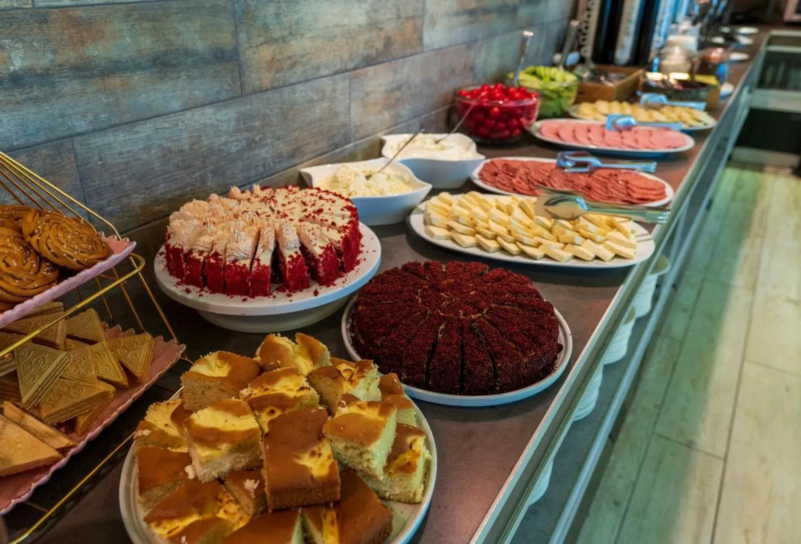 Food and drinks in Jazz Hotel