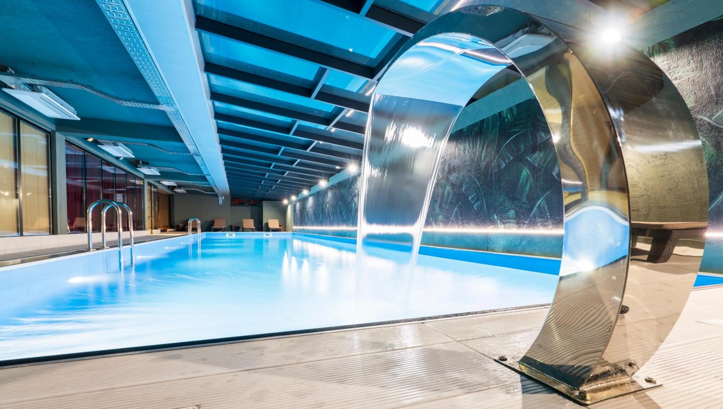 Pool view in Jazz Hotel