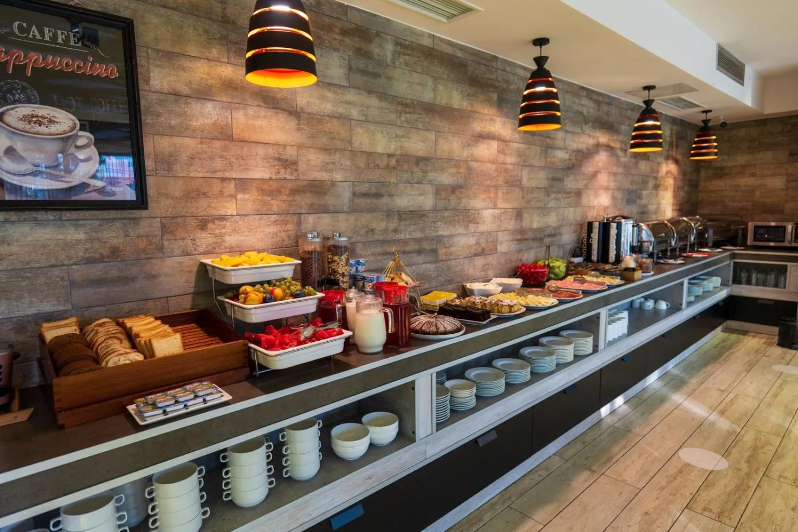 Food and drinks in Jazz Hotel