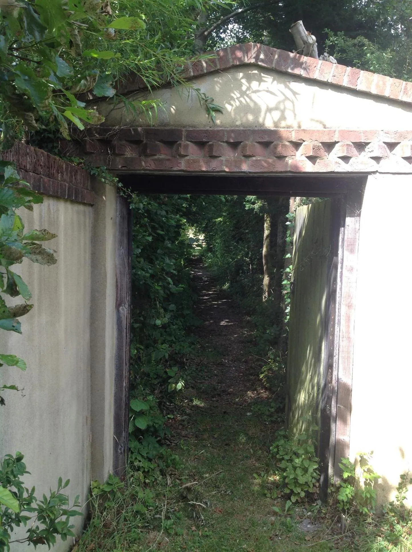 Facade/entrance in The Mill House