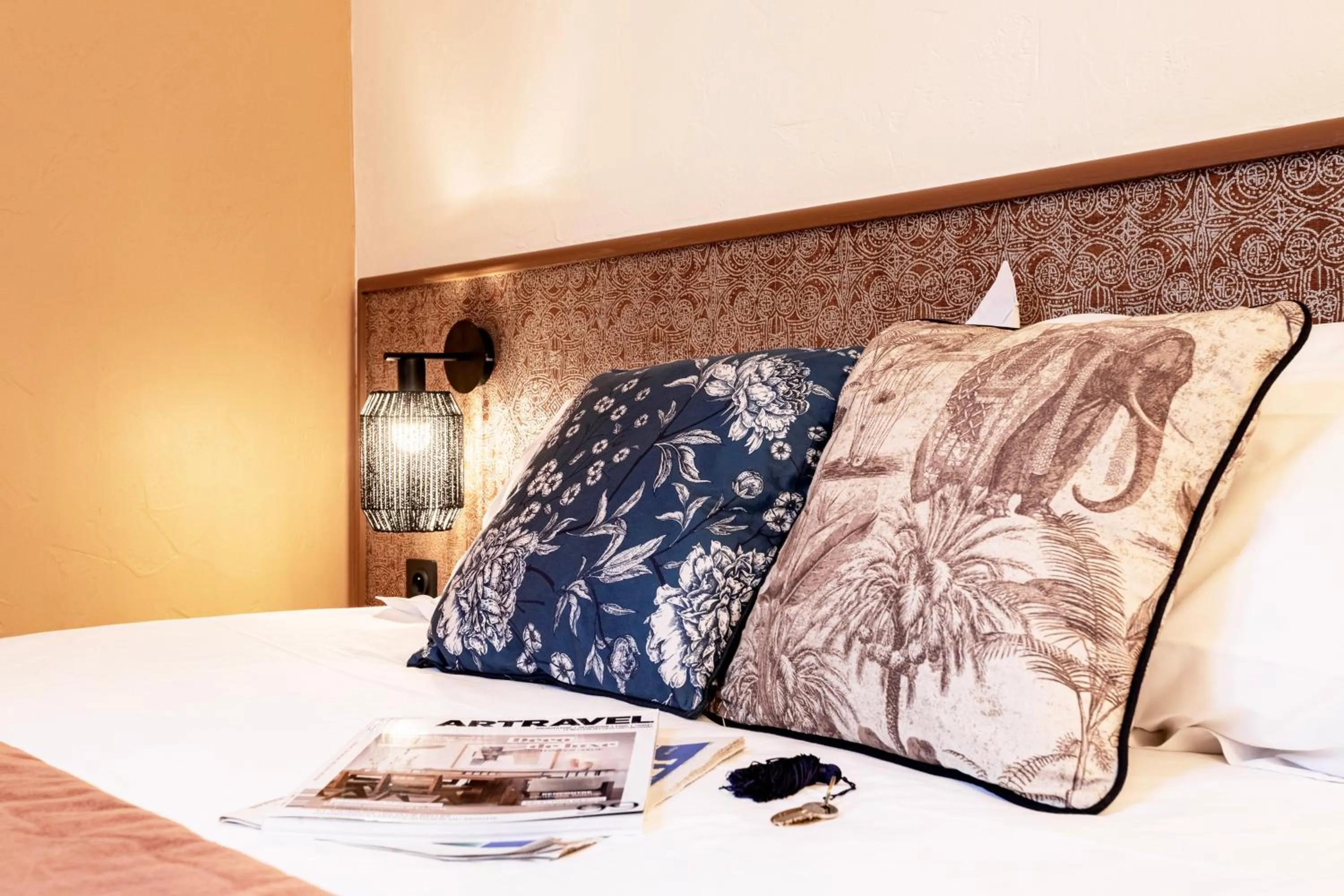 Bed in Hôtel Tête d'or