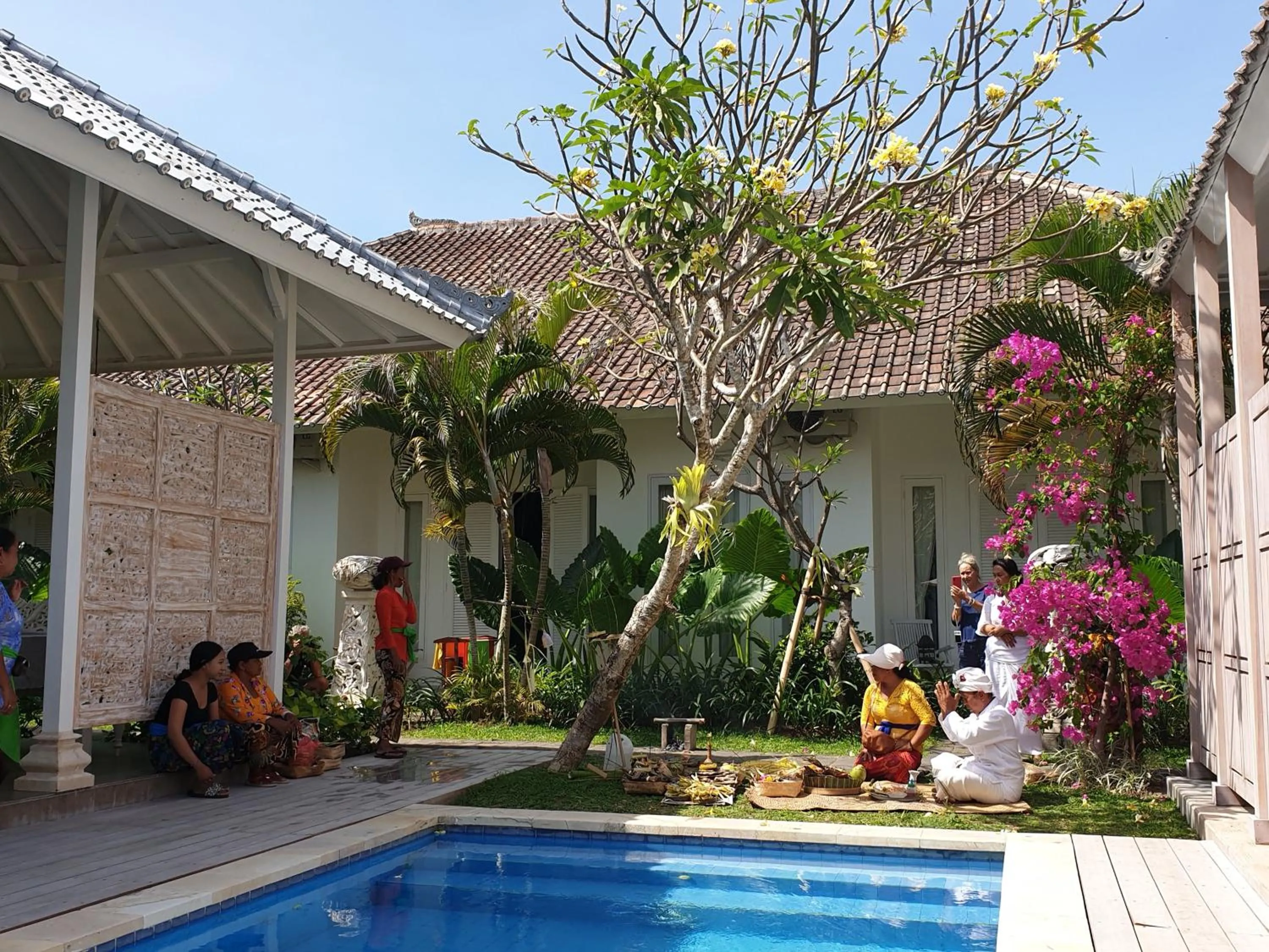 People in Starling villas