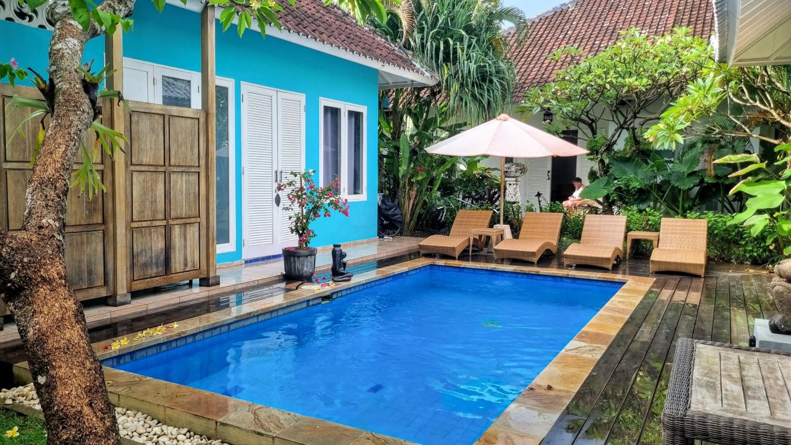 Swimming pool in Starling villas