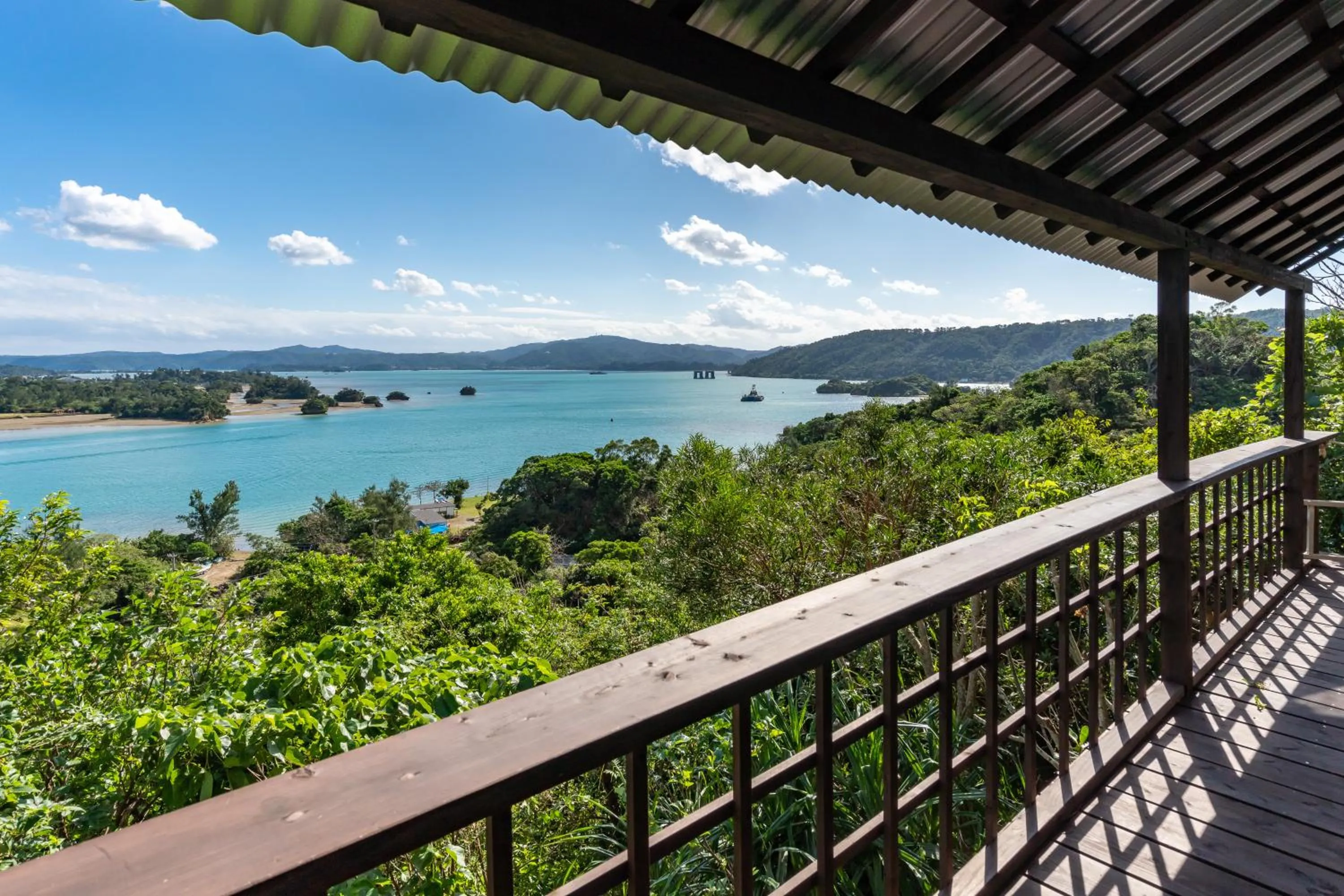 Balcony/Terrace in Tree-house Hotel Morinosubako