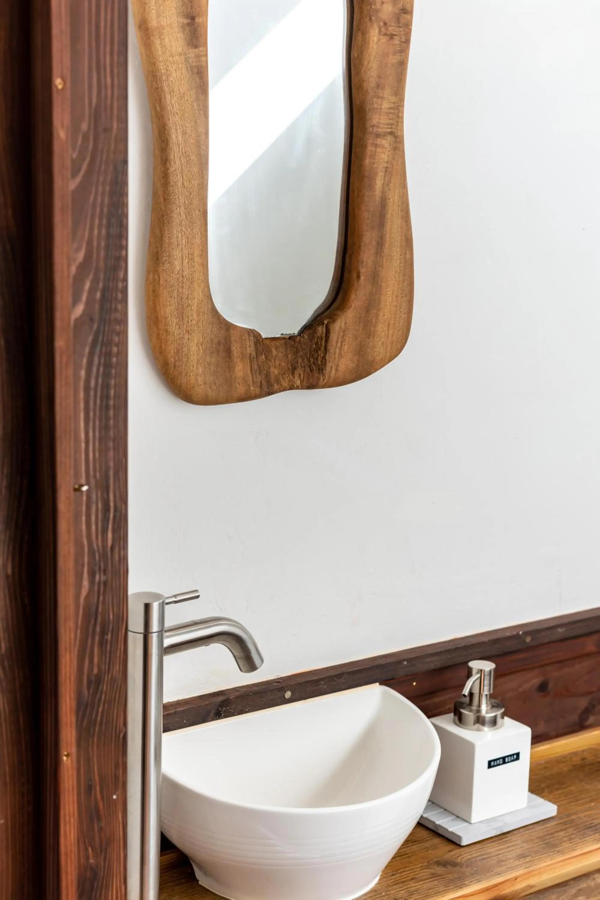 Toilet in Tree-house Hotel Morinosubako