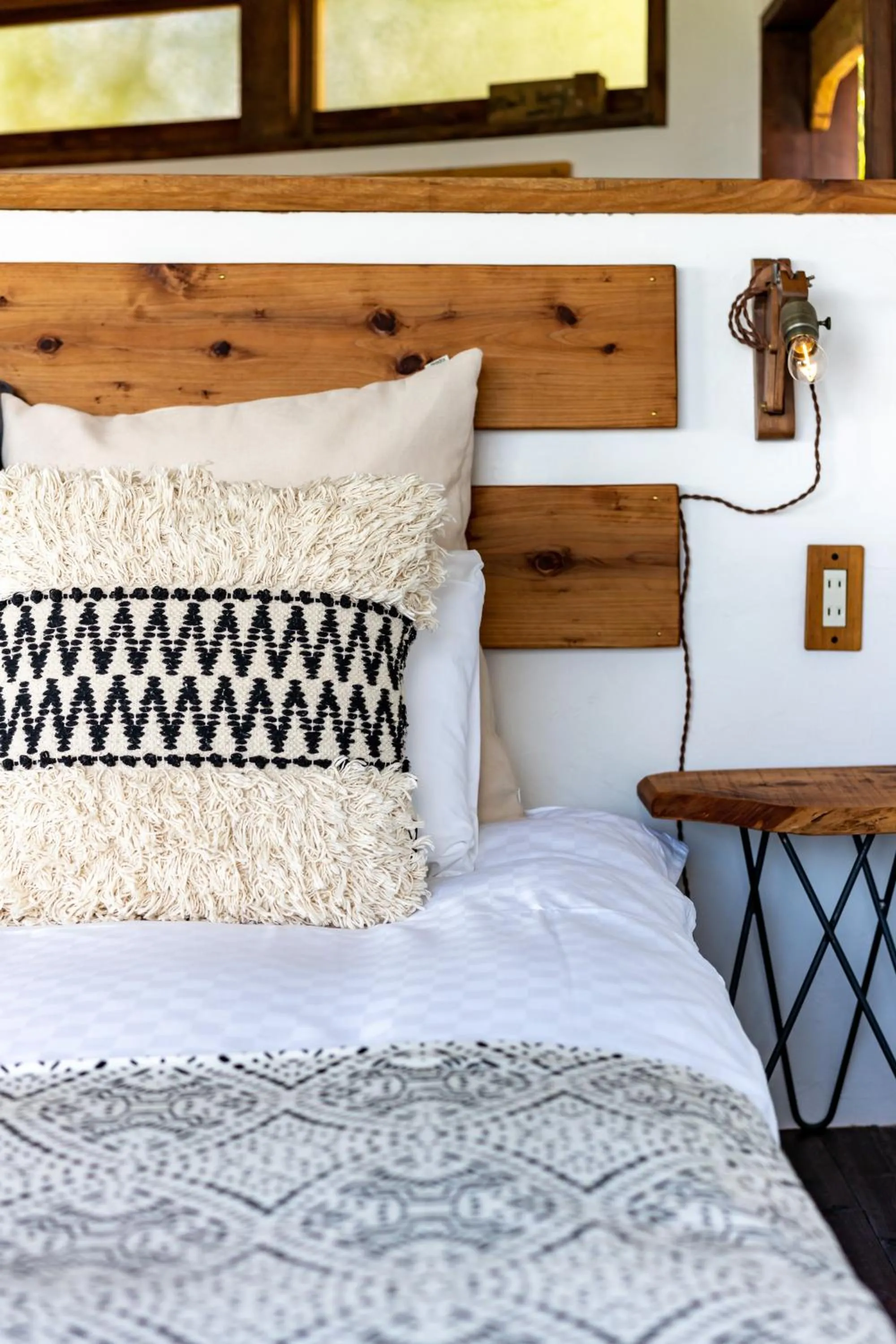 Bed in Tree-house Hotel Morinosubako